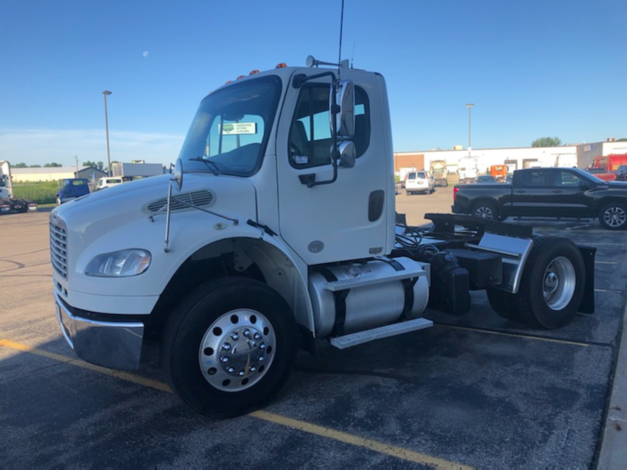 2014 FREIGHTLINER M270 401711-01 2014 FREIGHTLINER M270 401711-01