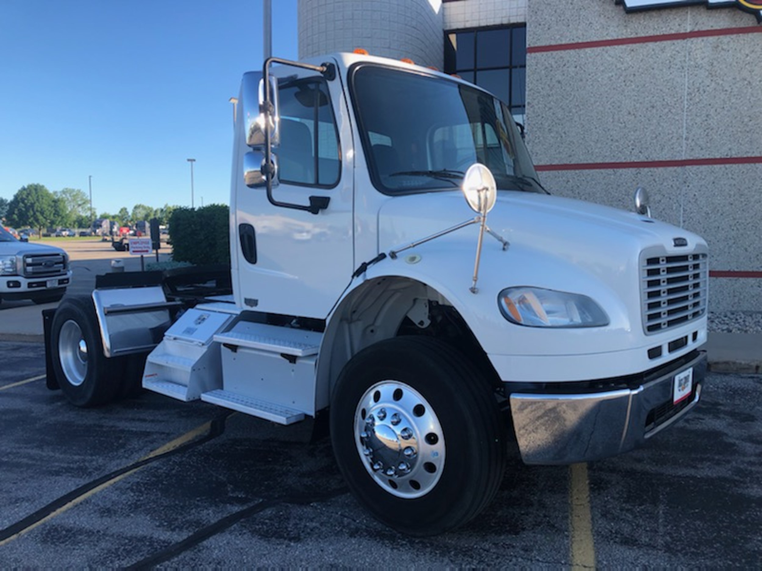 2014 FREIGHTLINER M270 401711-02 2014 FREIGHTLINER M270 401711-02