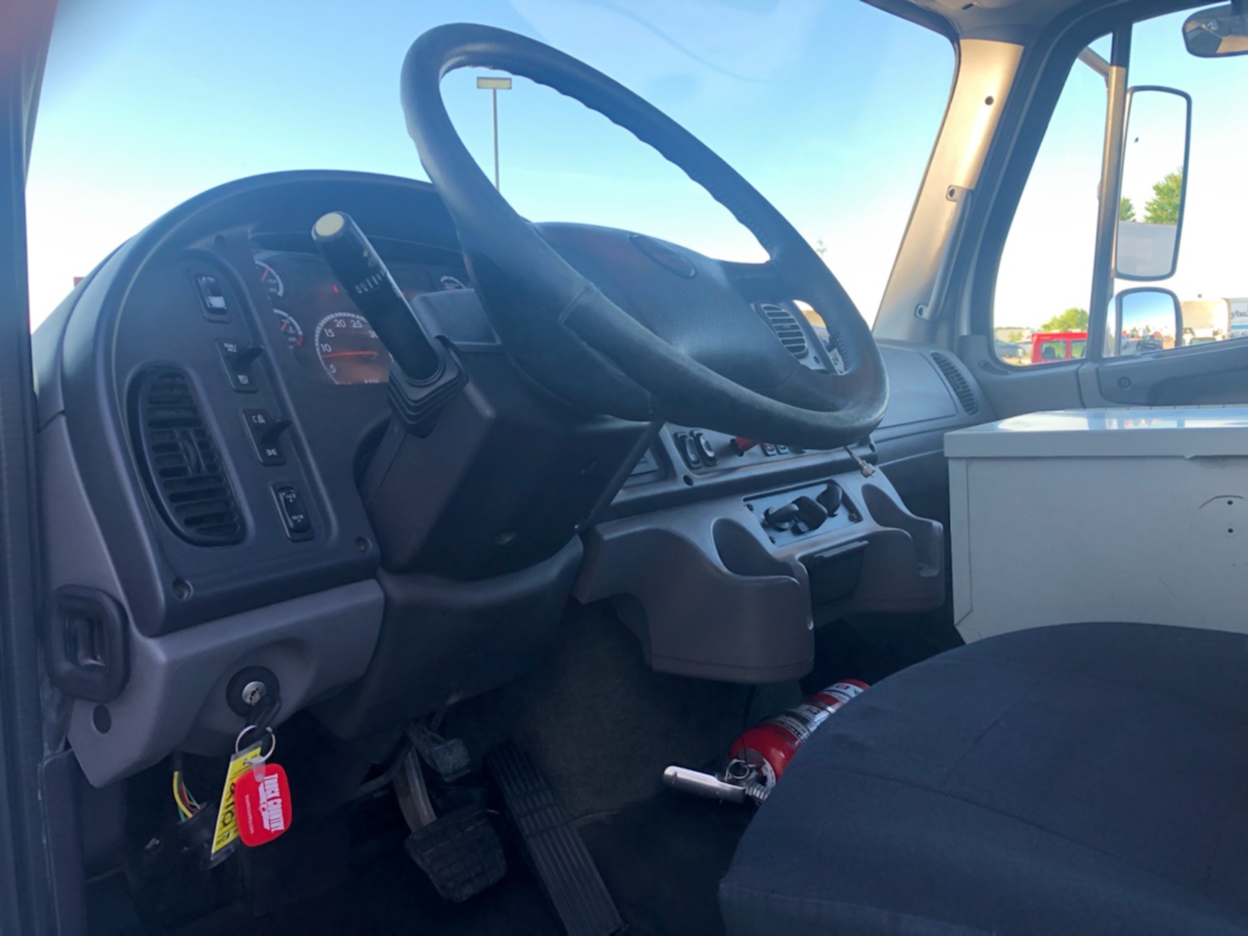 2014 FREIGHTLINER M270 401711-04 2014 FREIGHTLINER M270 401711-04
