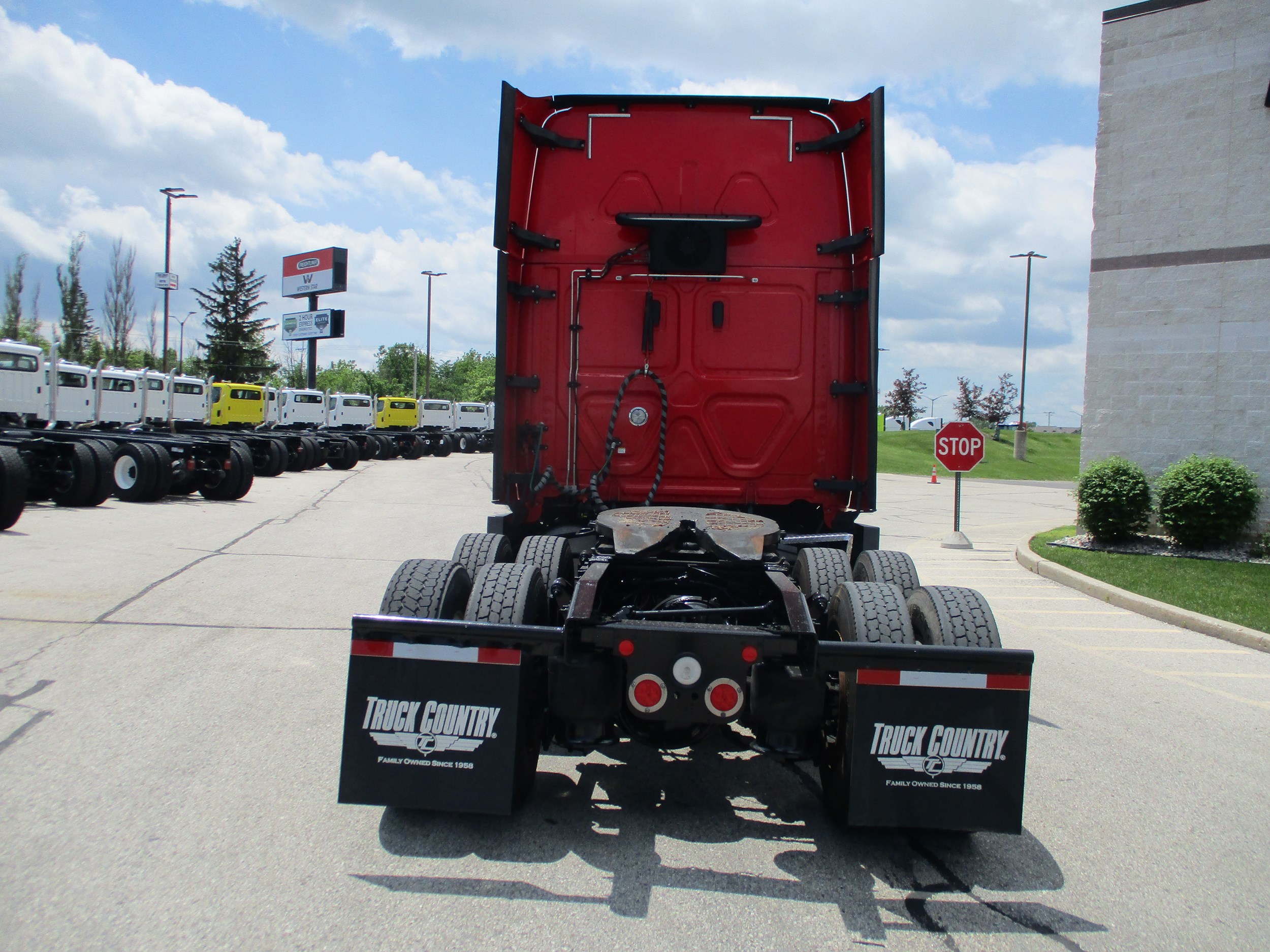 2019 FREIGHTLINER EVO 585133-04 2019 FREIGHTLINER EVO 585133-04