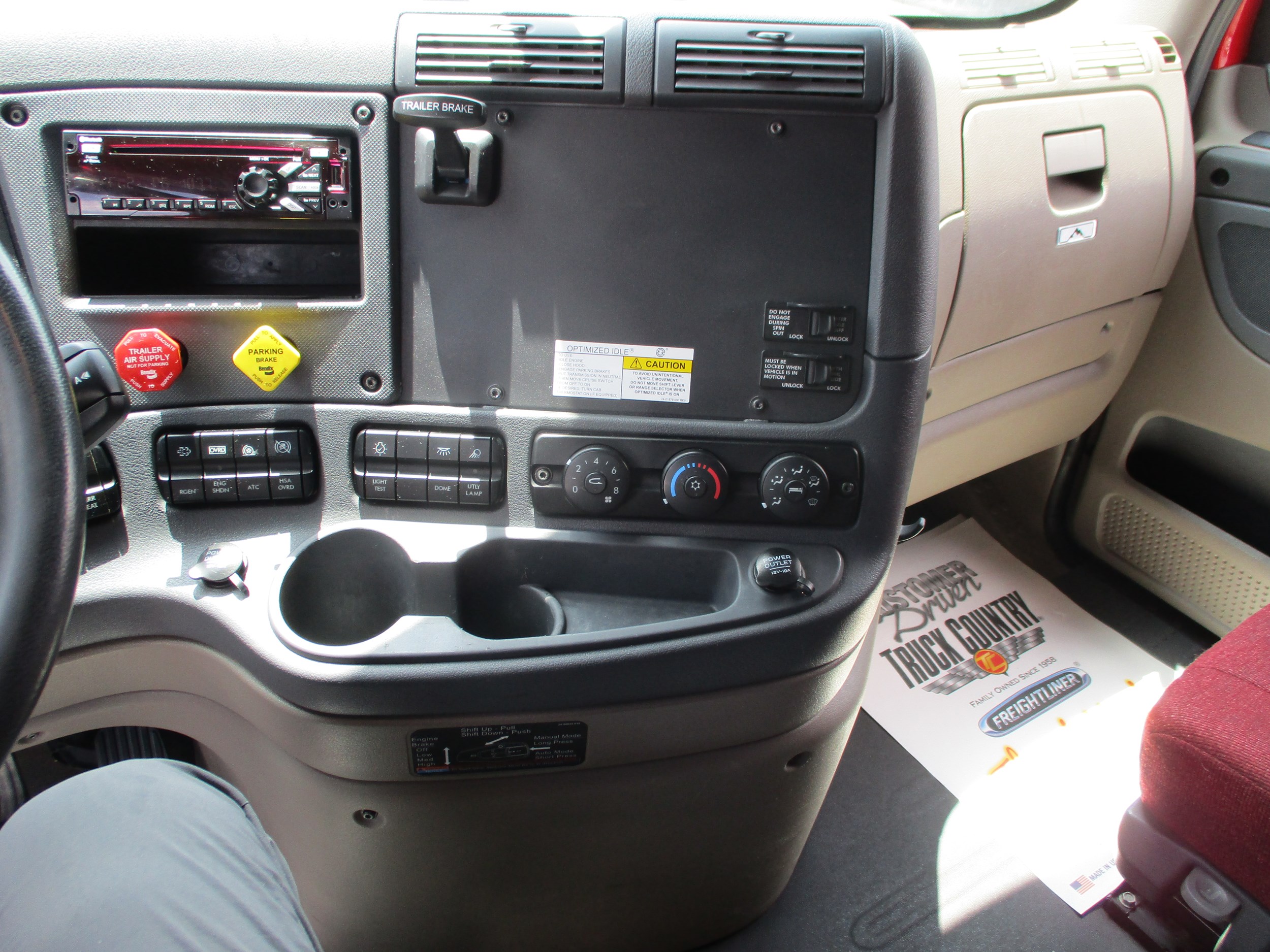 2019 FREIGHTLINER EVO 585133-13 2019 FREIGHTLINER EVO 585133-13