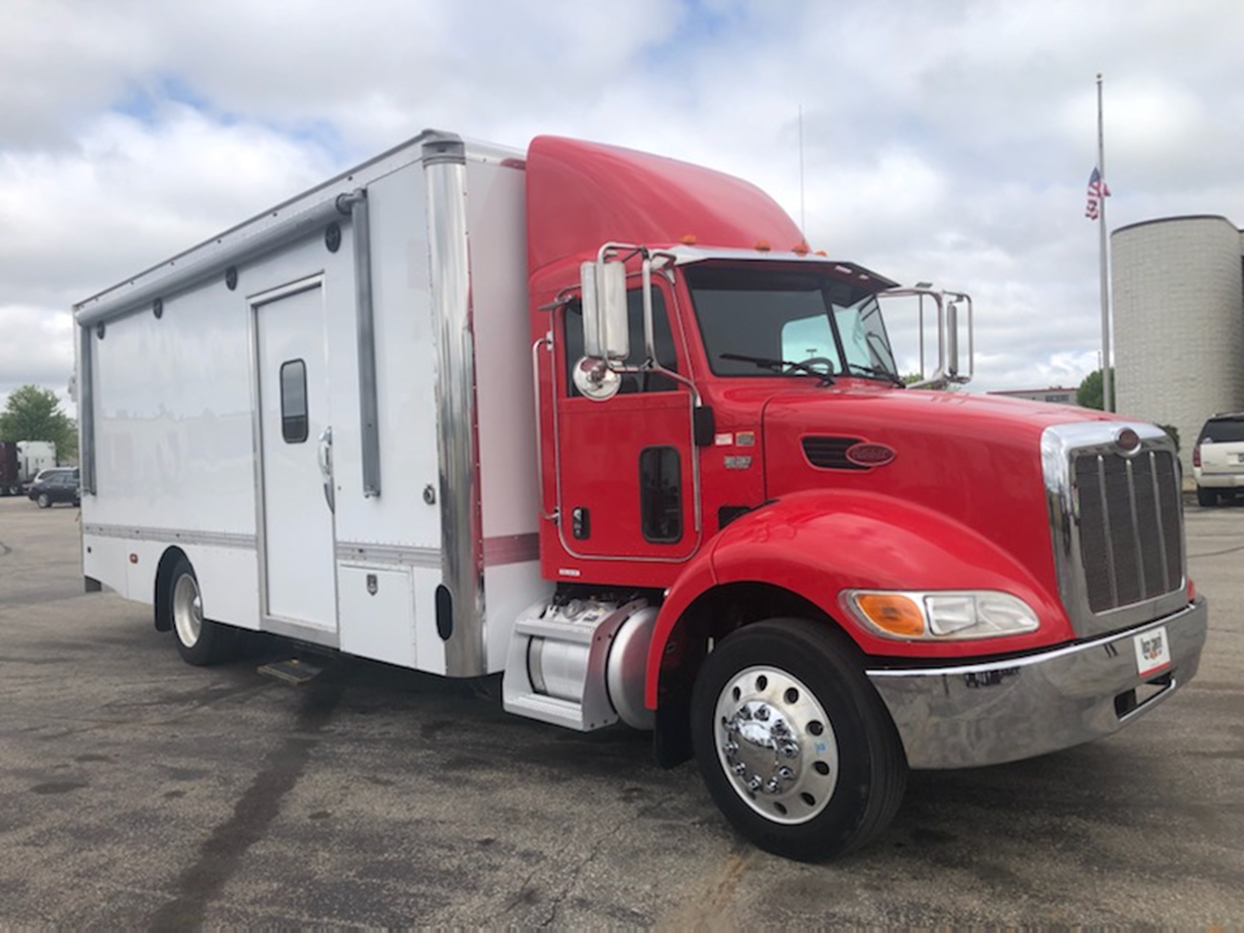 2013 PETERBILT 337 801722-02 2013 PETERBILT 337 801722-02