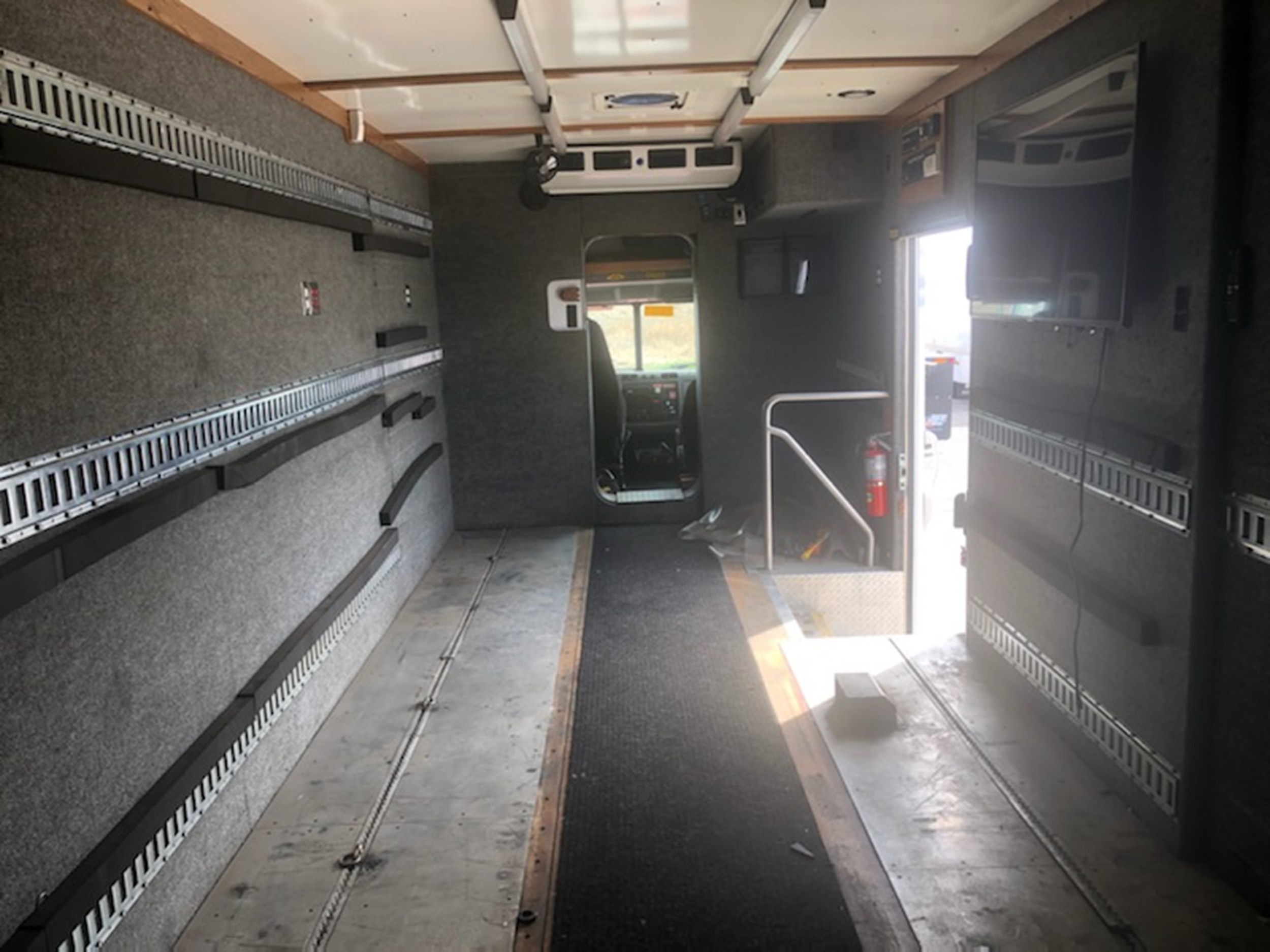 2013 PETERBILT 337 801722-05 2013 PETERBILT 337 801722-05
