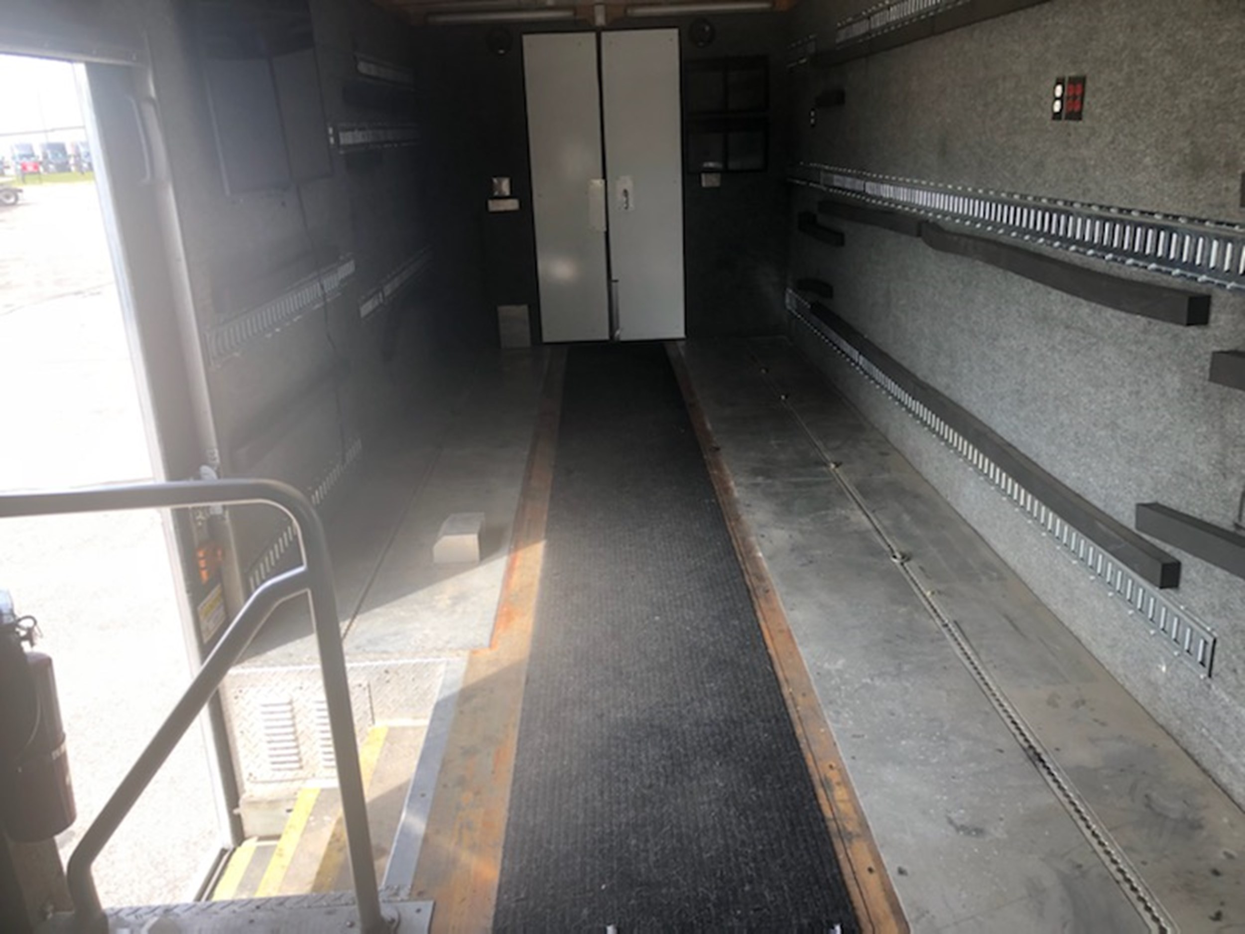 2013 PETERBILT 337 801722-06 2013 PETERBILT 337 801722-06