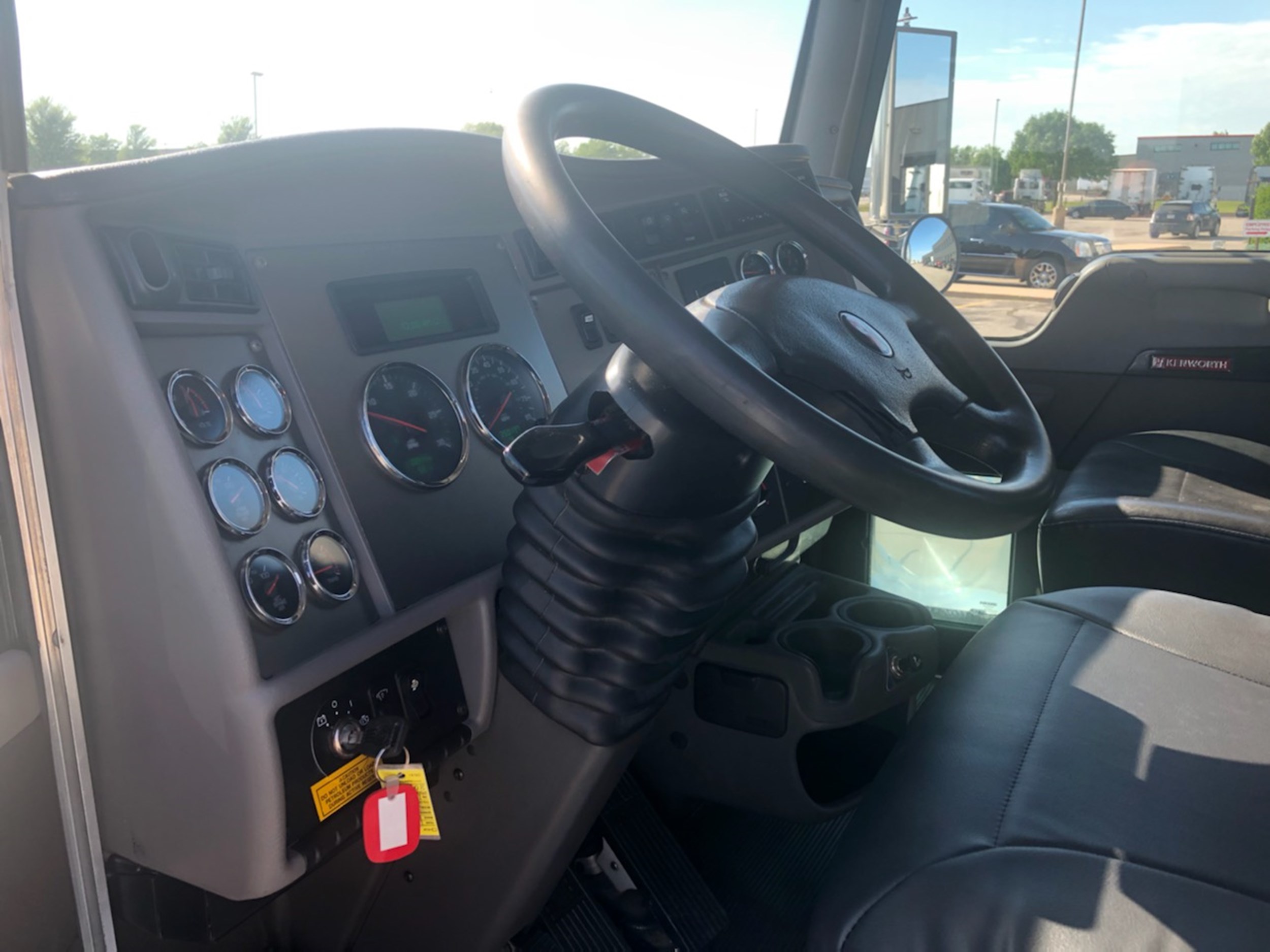 2015 KENWORTH T370 804374-04 2015 KENWORTH T370 804374-04