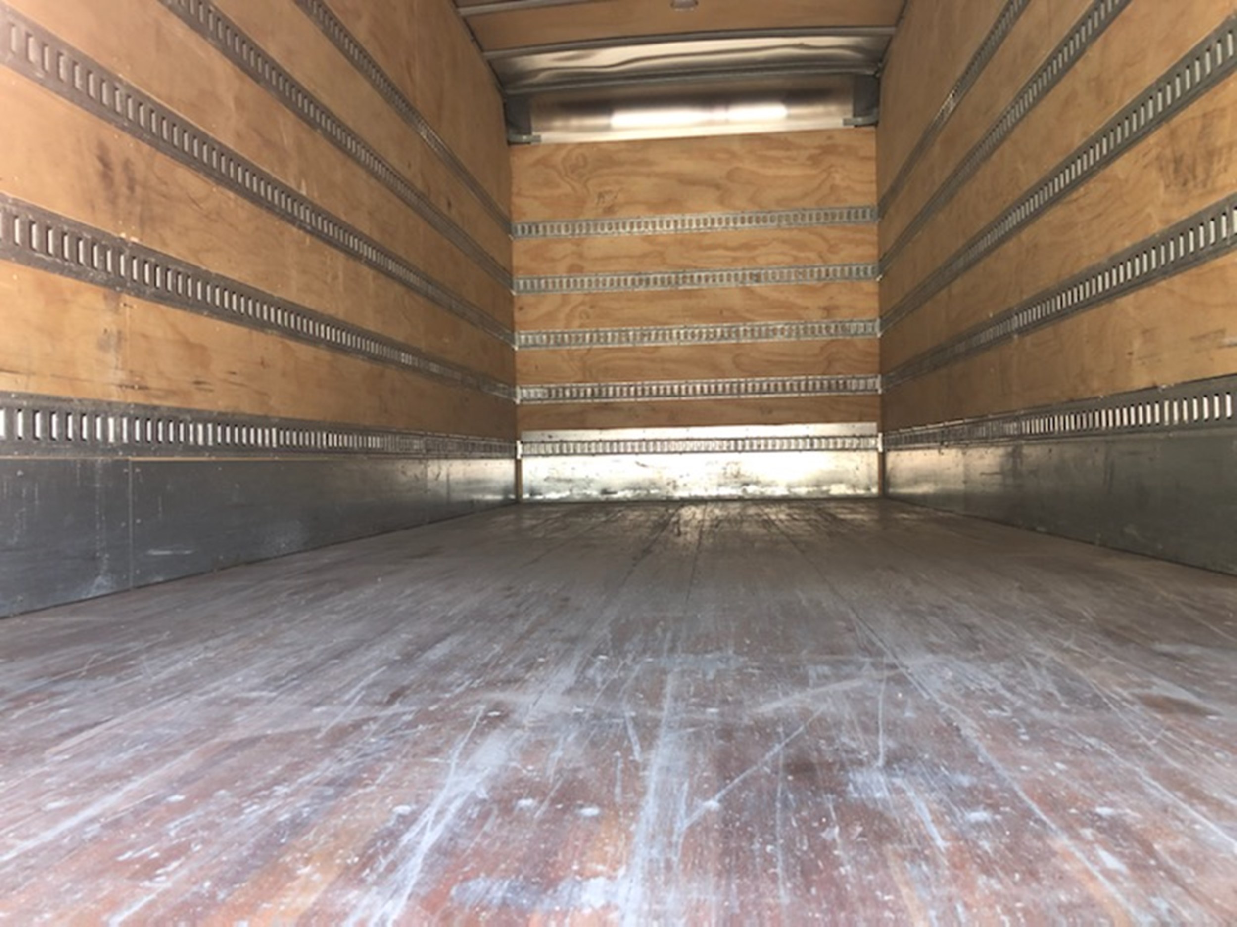 2016 VOLVO VNM200 805016-04 2016 VOLVO VNM200 805016-04