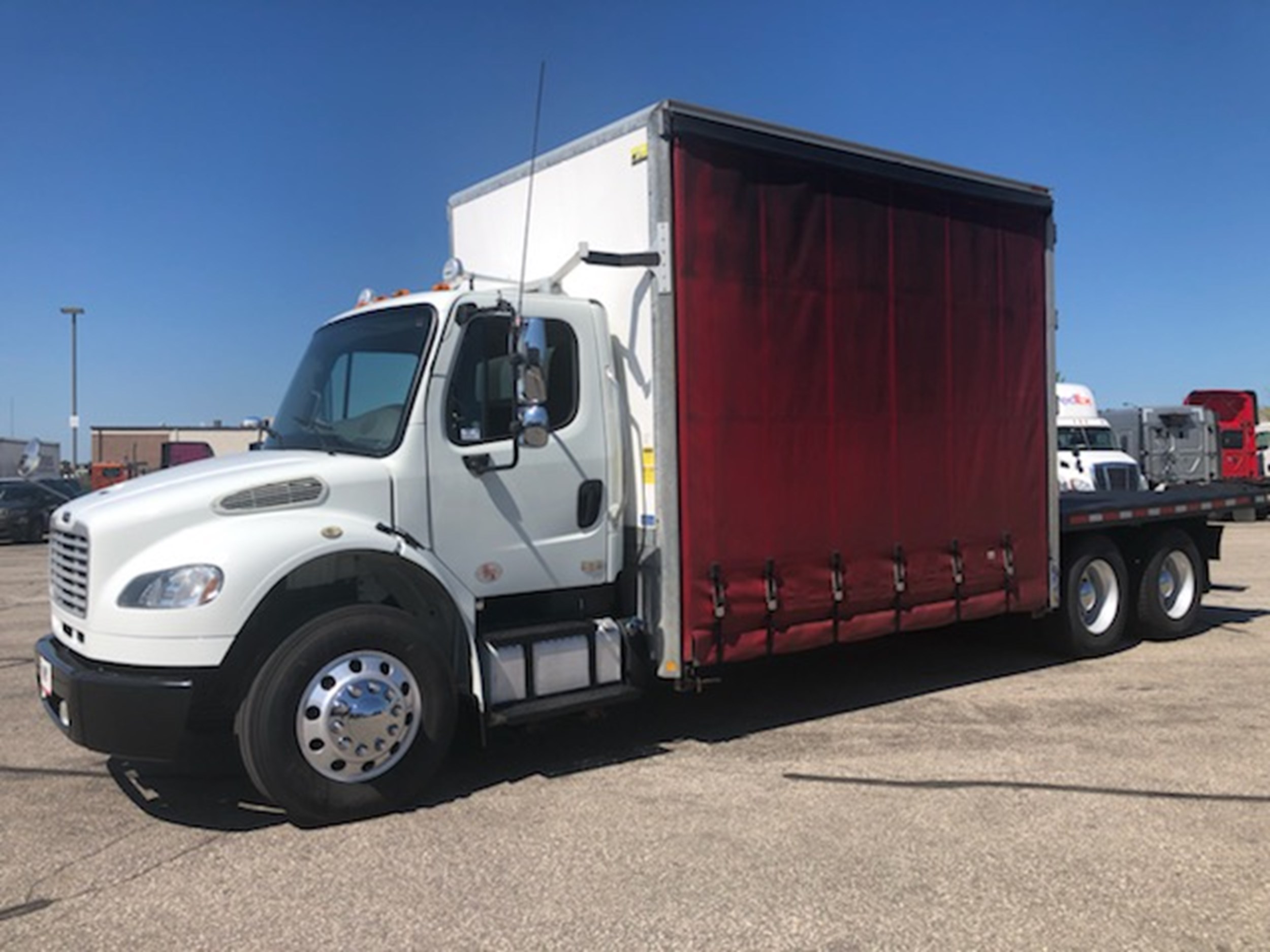2014 FREIGHTLINER M280 805990-01 2014 FREIGHTLINER M280 805990-01