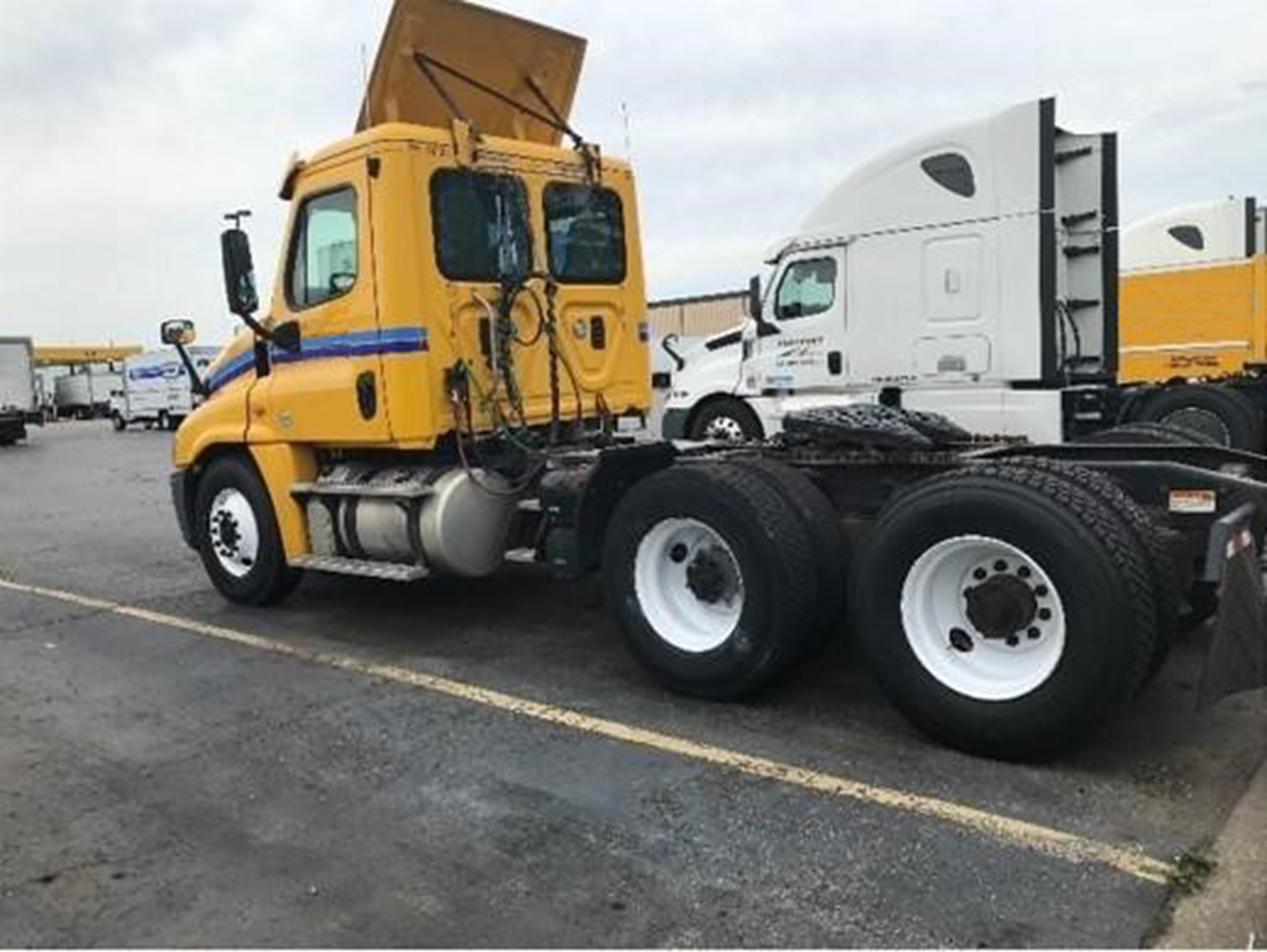 2015 FREIGHTLINER CA125 811088-03 2015 FREIGHTLINER CA125 811088-03