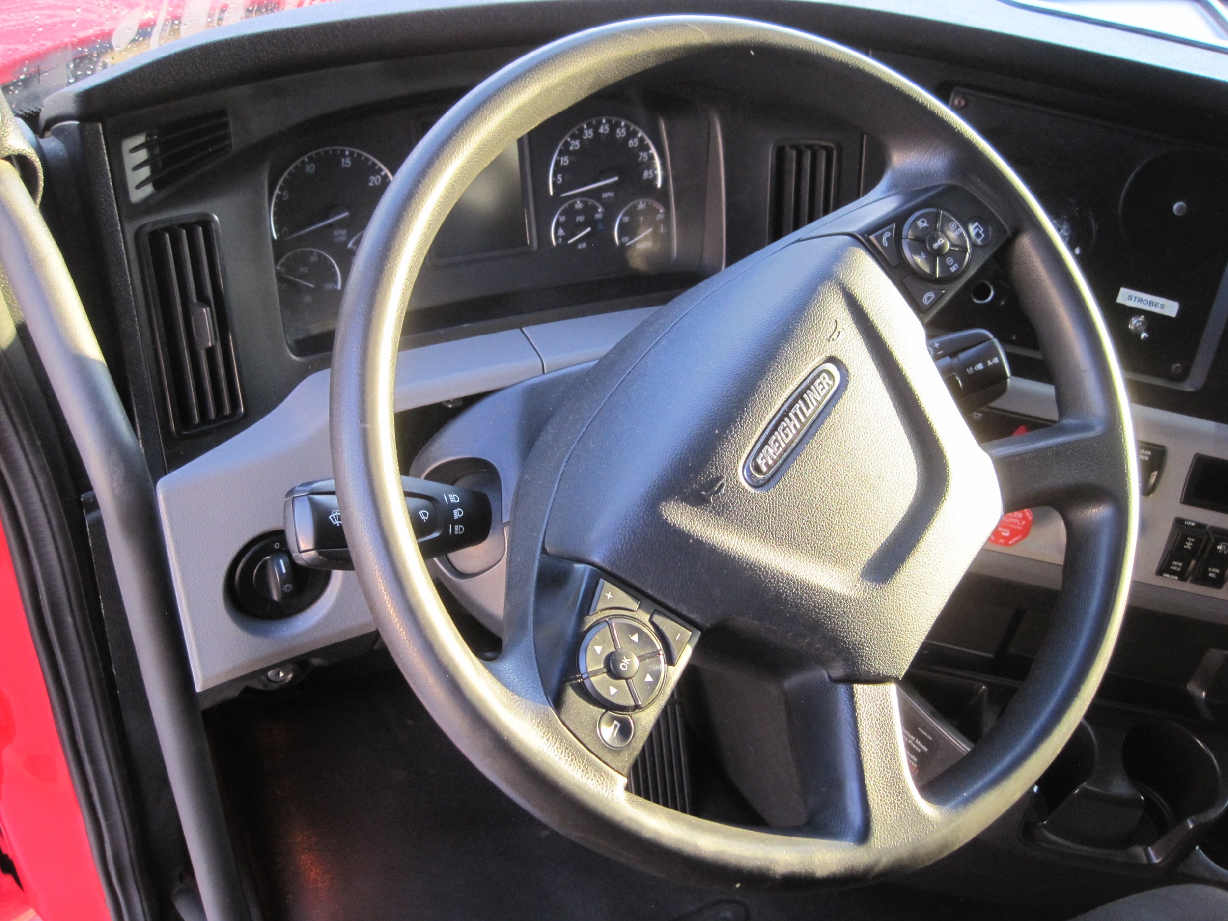 2019 FREIGHTLINER PT126 591061-06 2019 FREIGHTLINER PT126 591061-06