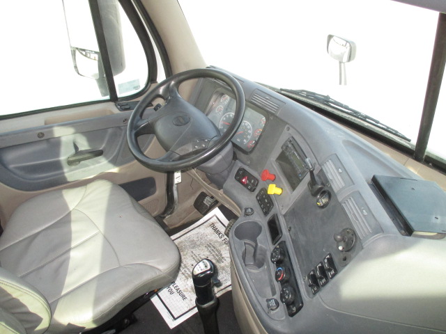 2017 Freightliner CA125 068EX000000XtwR 2017 Freightliner CA125 068EX000000XtwR