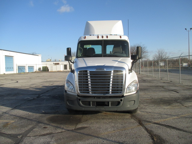 2017 Freightliner CA125 068EX000000aJX9 2017 Freightliner CA125 068EX000000aJX9