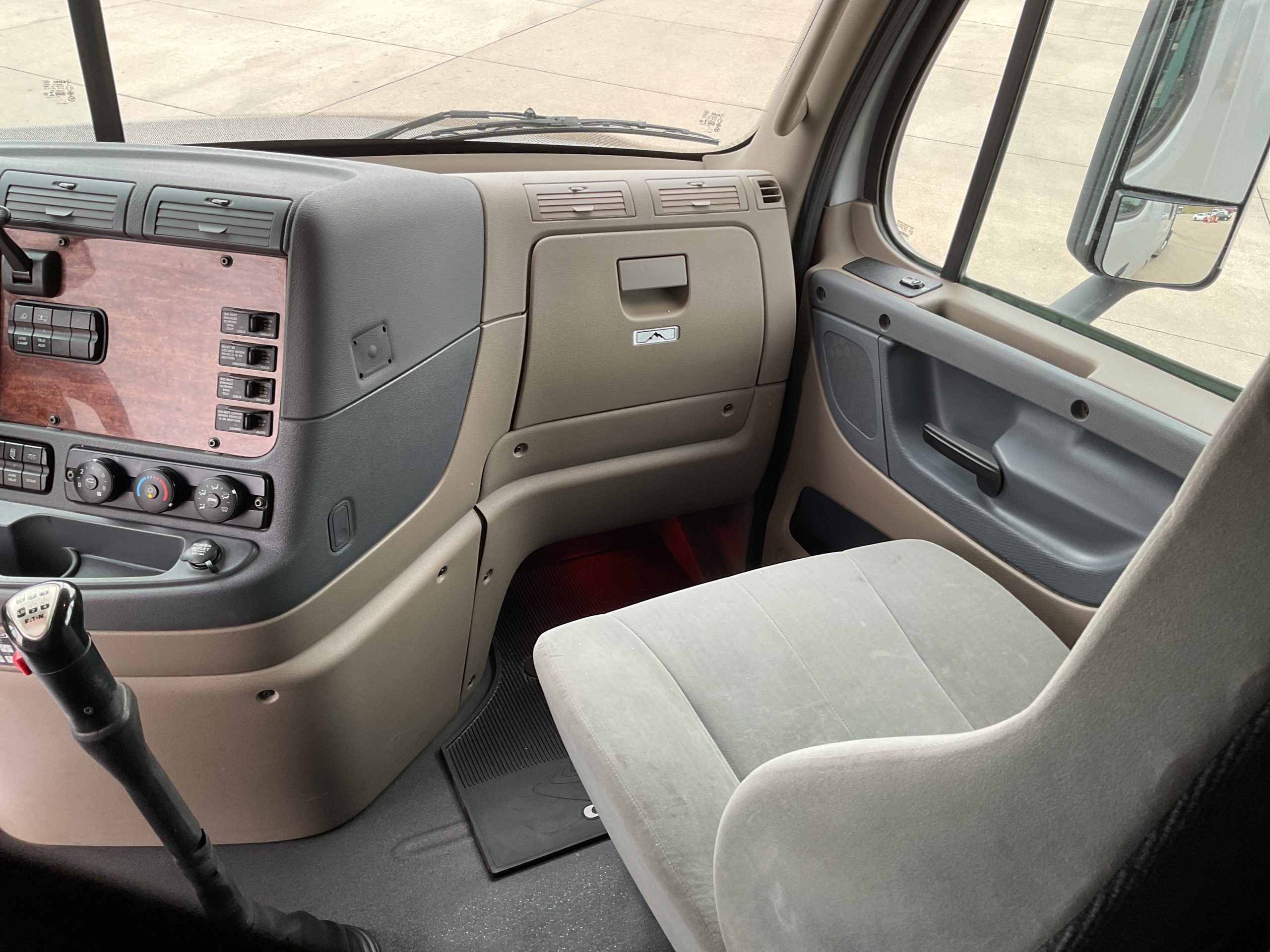 2018 Freightliner CA125 068EX000000fKE6 2018 Freightliner CA125 068EX000000fKE6