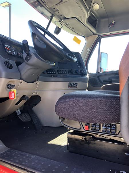 2018 Freightliner CA113 068EX000000fLri 2018 Freightliner CA113 068EX000000fLri