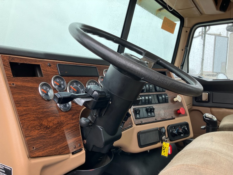 2013 Western Star 4700 068EX000000iu4D 2013 Western Star 4700 068EX000000iu4D