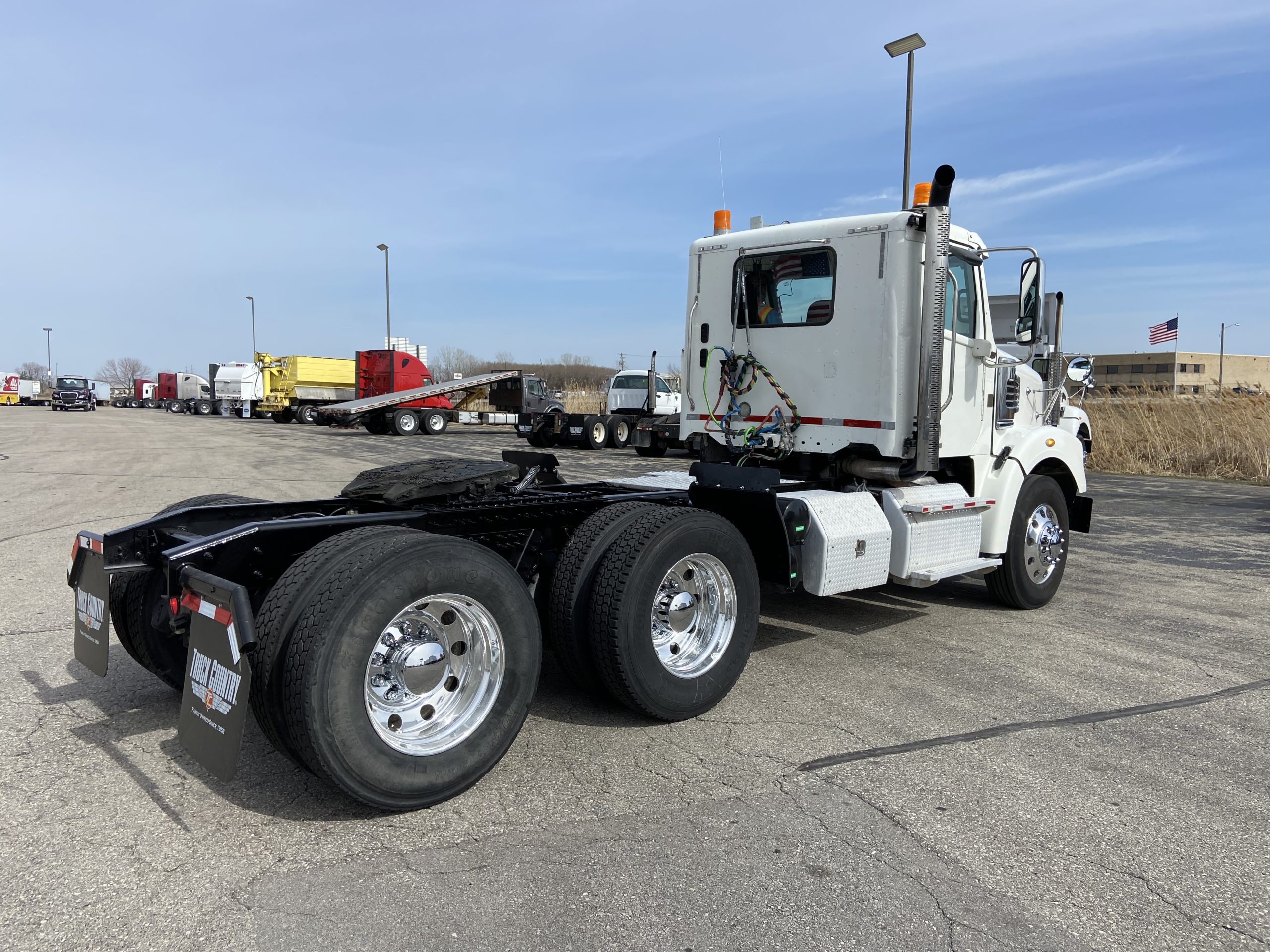 2014 Freightliner 122SD 068EX000000iwA8 2014 Freightliner 122SD 068EX000000iwA8