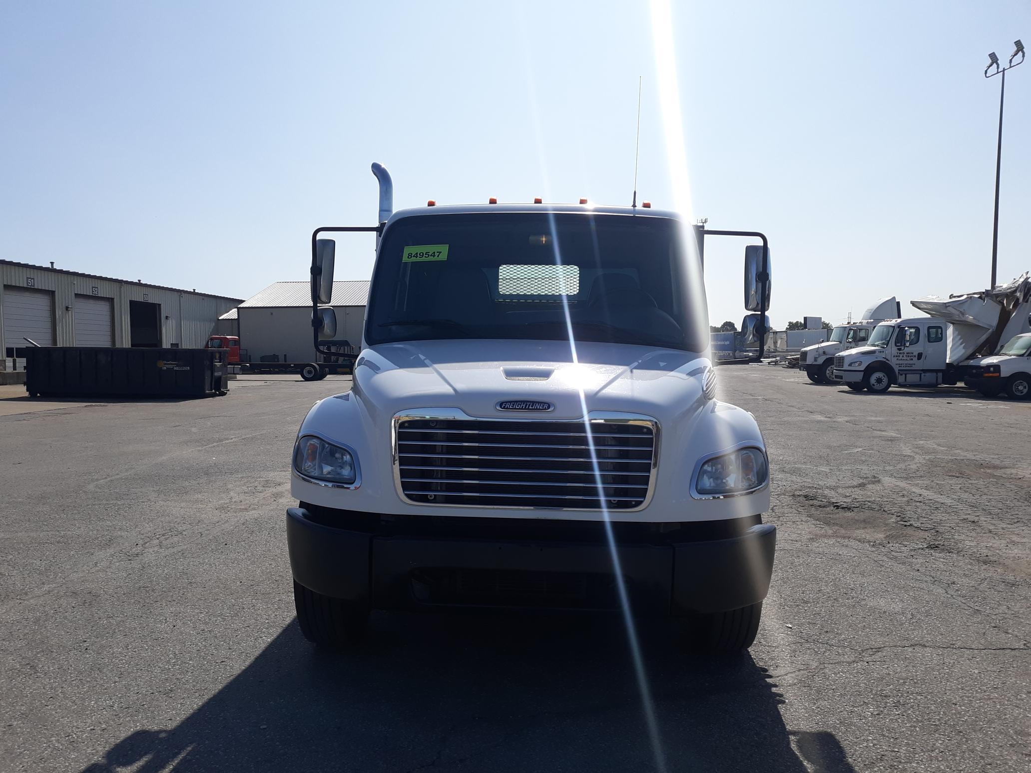 2015 Freightliner M2 106 068EX000000qZGE 2015 Freightliner M2 106 068EX000000qZGE