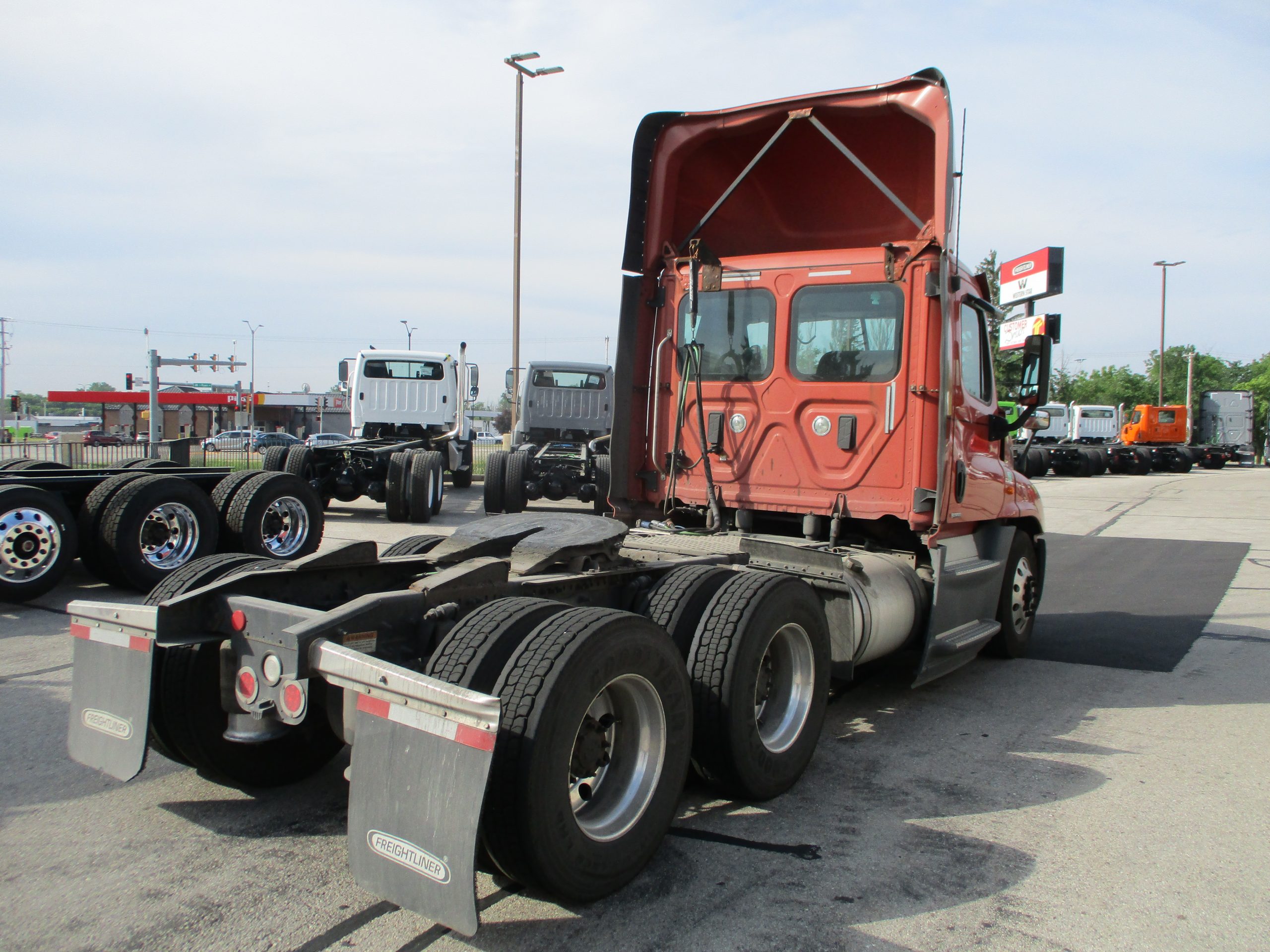 2017 Freightliner CA125 068EX000000s2Sz 2017 Freightliner CA125 068EX000000s2Sz