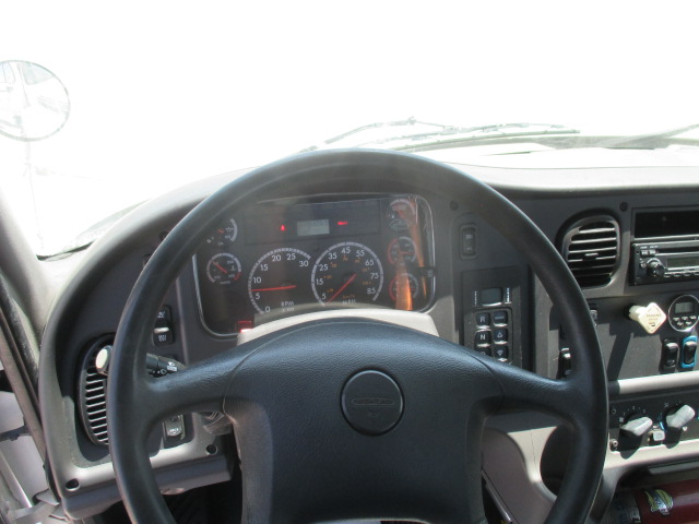 2014 Freightliner M2 106 068EX000000t0vs 2014 Freightliner M2 106 068EX000000t0vs