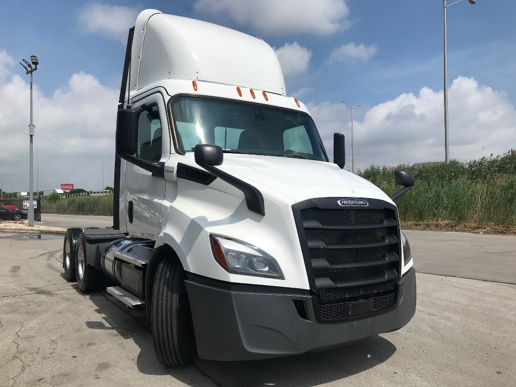 2020 Freightliner PE116 068EX000001Kp3w 2020 Freightliner PE116 068EX000001Kp3w