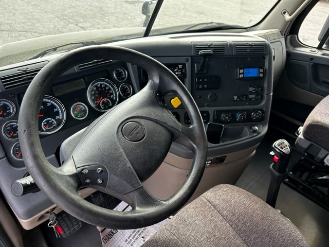 2017 Freightliner CA125 068EX000001Mi1Y 2017 Freightliner CA125 068EX000001Mi1Y