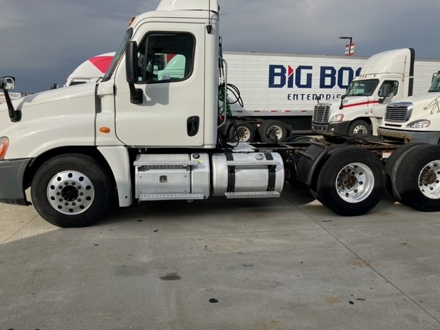 2013 Freightliner CA113 068EX000001R3eM 2013 Freightliner CA113 068EX000001R3eM
