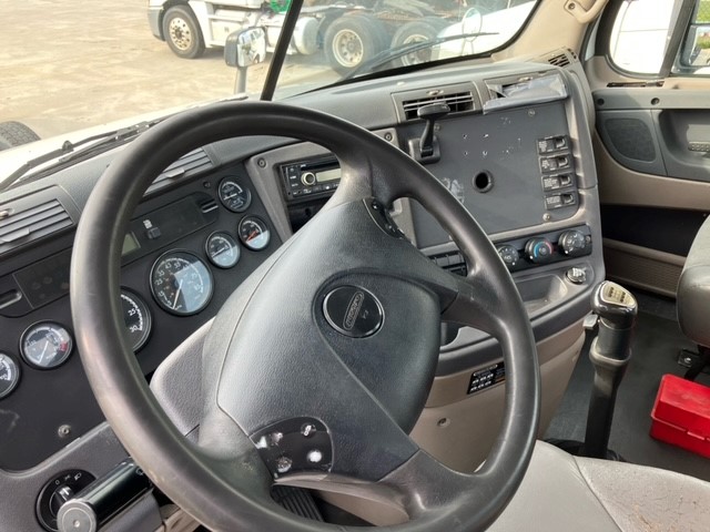 2013 Freightliner CA113 068EX000001RBZg 2013 Freightliner CA113 068EX000001RBZg