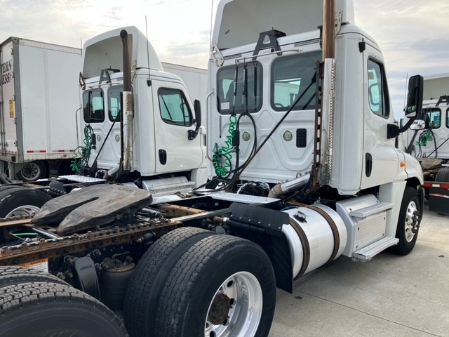 2013 Freightliner CA113 068EX000001RBhT 2013 Freightliner CA113 068EX000001RBhT