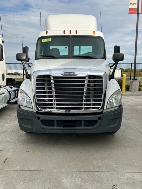 2013 Freightliner CA113 068EX000001RC1t 2013 Freightliner CA113 068EX000001RC1t