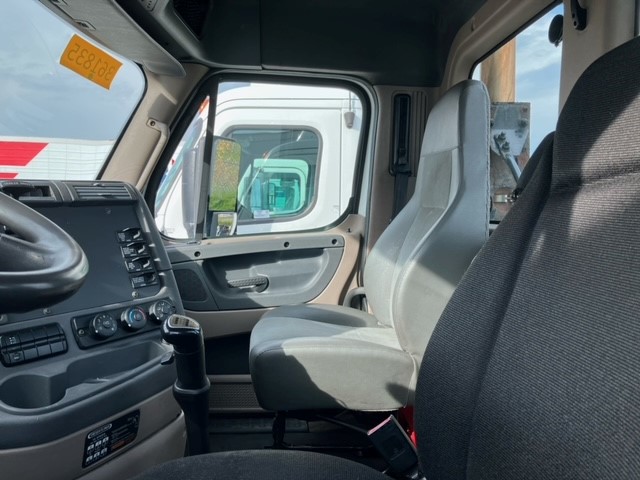 2013 Freightliner CA113 068EX000001RC57 2013 Freightliner CA113 068EX000001RC57