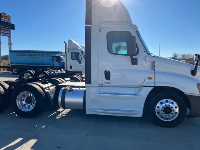 2014 Freightliner CA125 068EX000001fDtm 2014 Freightliner CA125 068EX000001fDtm