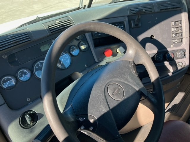2013 Freightliner CA113 068EX000001fE0Q 2013 Freightliner CA113 068EX000001fE0Q
