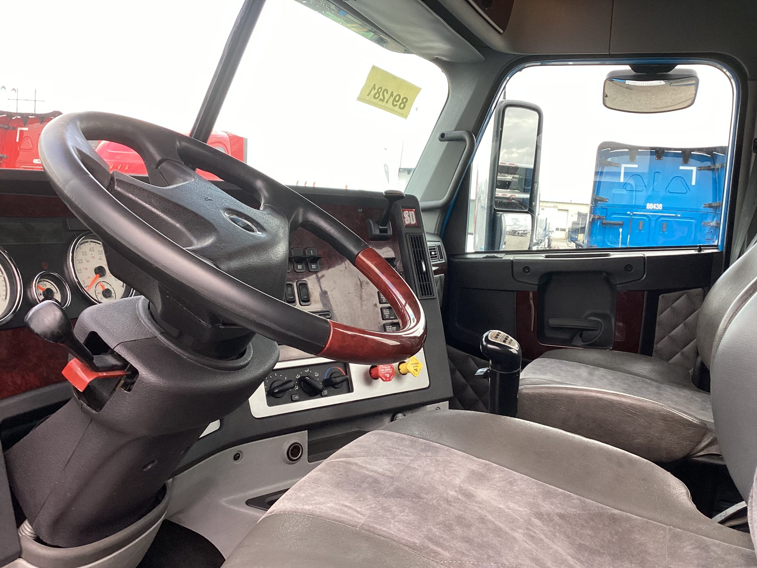2017 Freightliner 122SD 068PM000007uTZd 2017 Freightliner 122SD 068PM000007uTZd