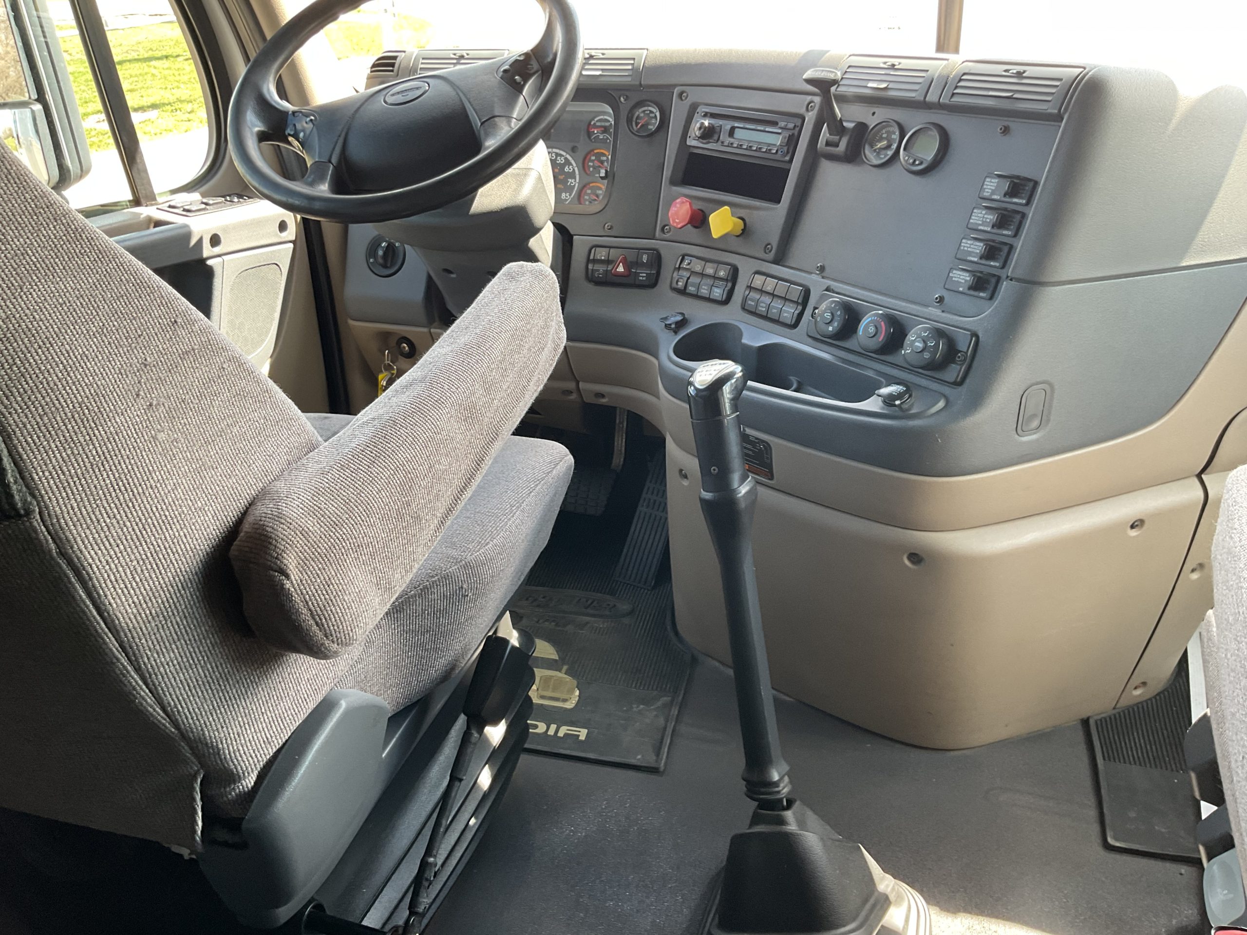 2017 Freightliner CA113 068PM0000092AhF 2017 Freightliner CA113 068PM0000092AhF