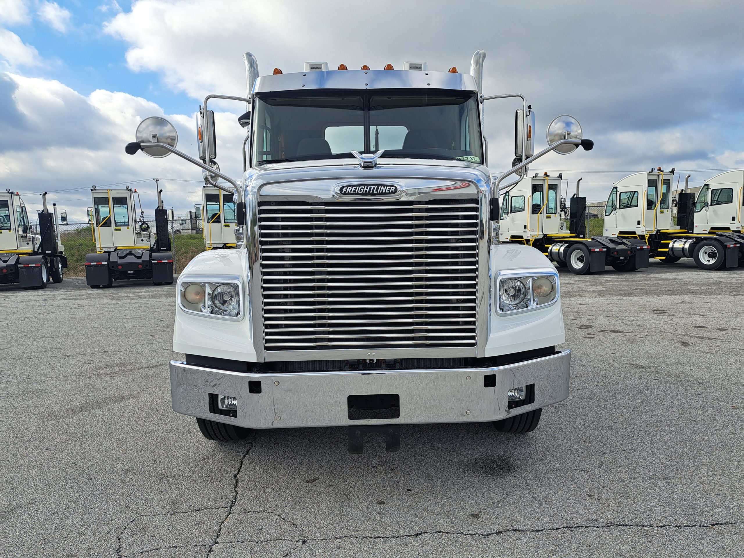 2018 Freightliner 122SD 068PM000009YTGw 2018 Freightliner 122SD 068PM000009YTGw
