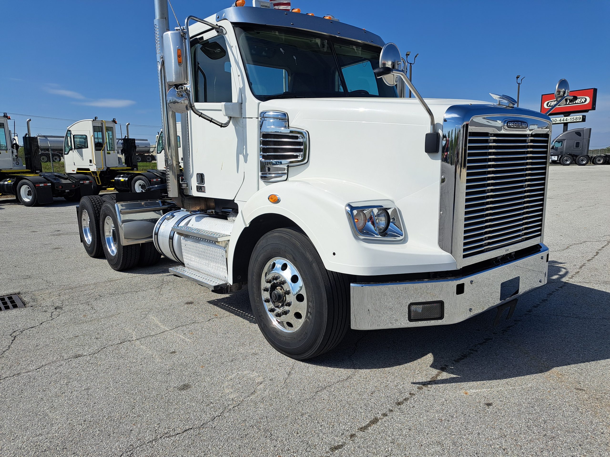 2018 Freightliner 122SD 068PM00000AbuGn 2018 Freightliner 122SD 068PM00000AbuGn