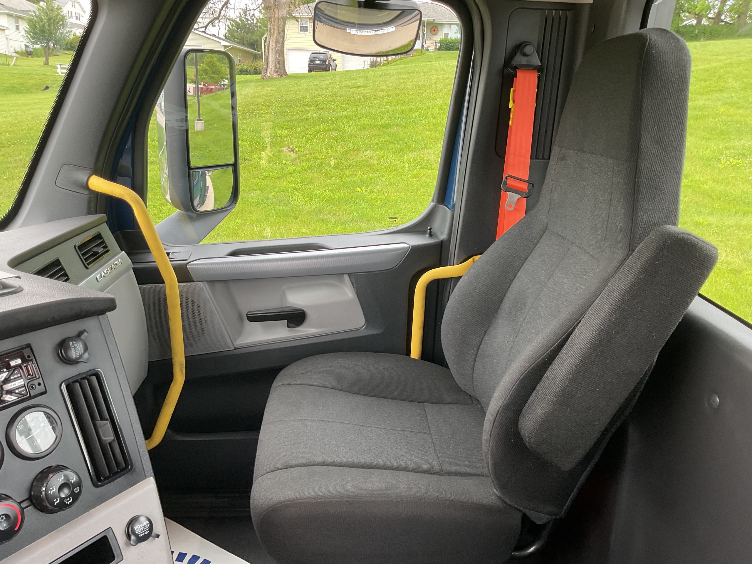 2019 Freightliner PE116 068PM00000DPIbl 2019 Freightliner PE116 068PM00000DPIbl