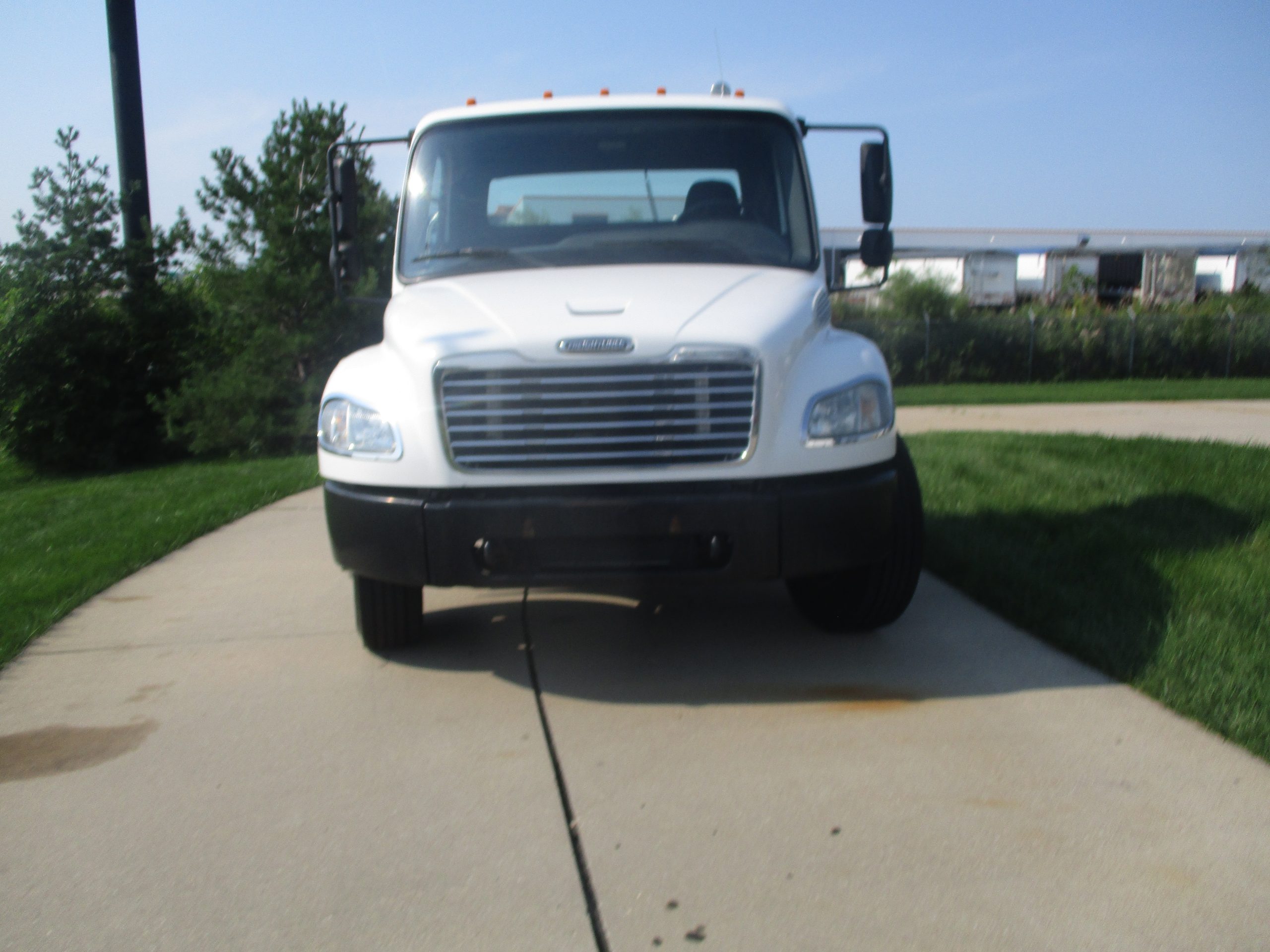 2007 Freightliner M2 106 068PM00000FquaM 2007 Freightliner M2 106 068PM00000FquaM