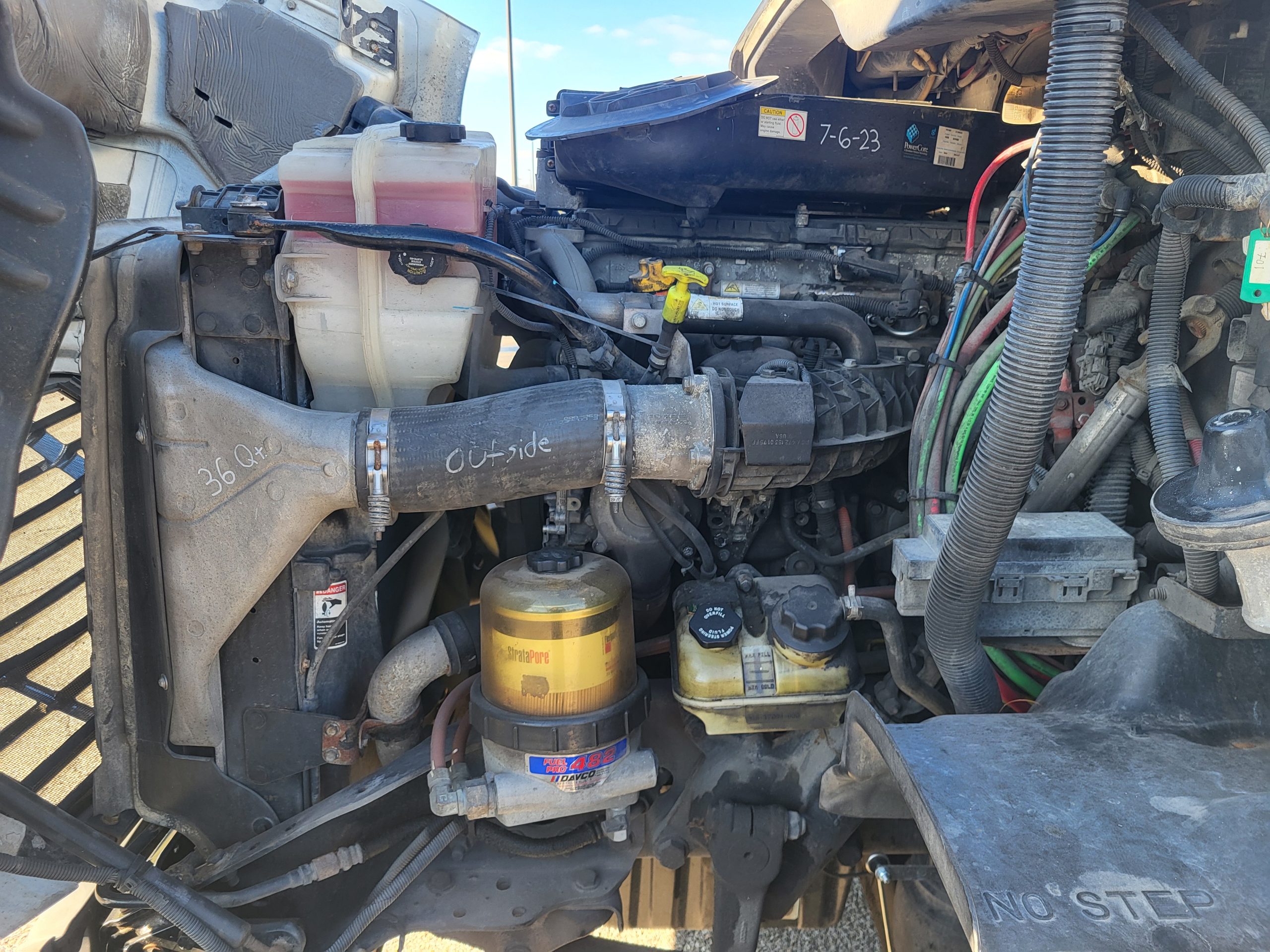 2017 Freightliner CA113 068PM00000MNK9a 2017 Freightliner CA113 068PM00000MNK9a