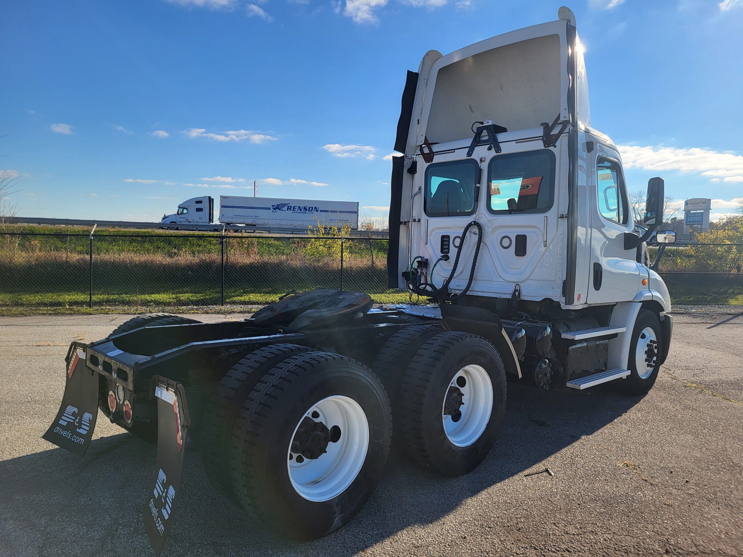 2017 Freightliner CA113 068PM00000MNcrA 2017 Freightliner CA113 068PM00000MNcrA