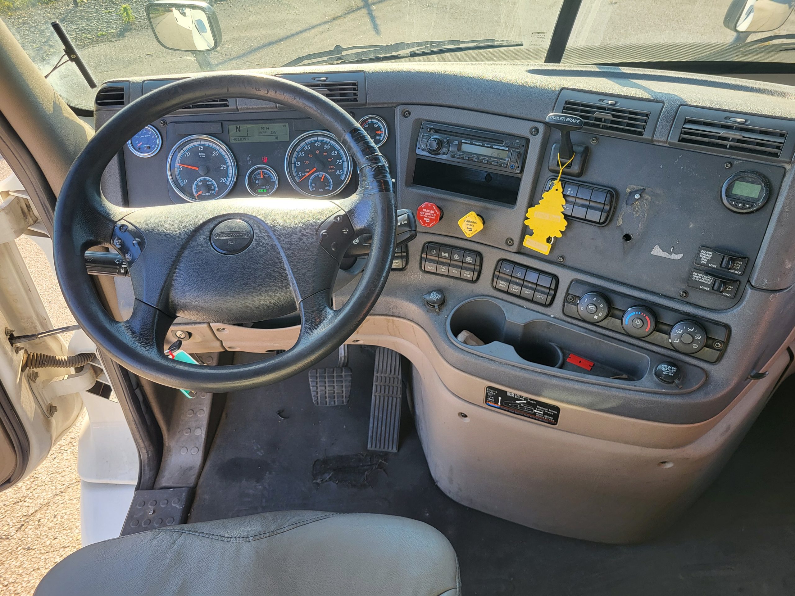 2017 Freightliner CA113 068PM00000MNdX4 2017 Freightliner CA113 068PM00000MNdX4