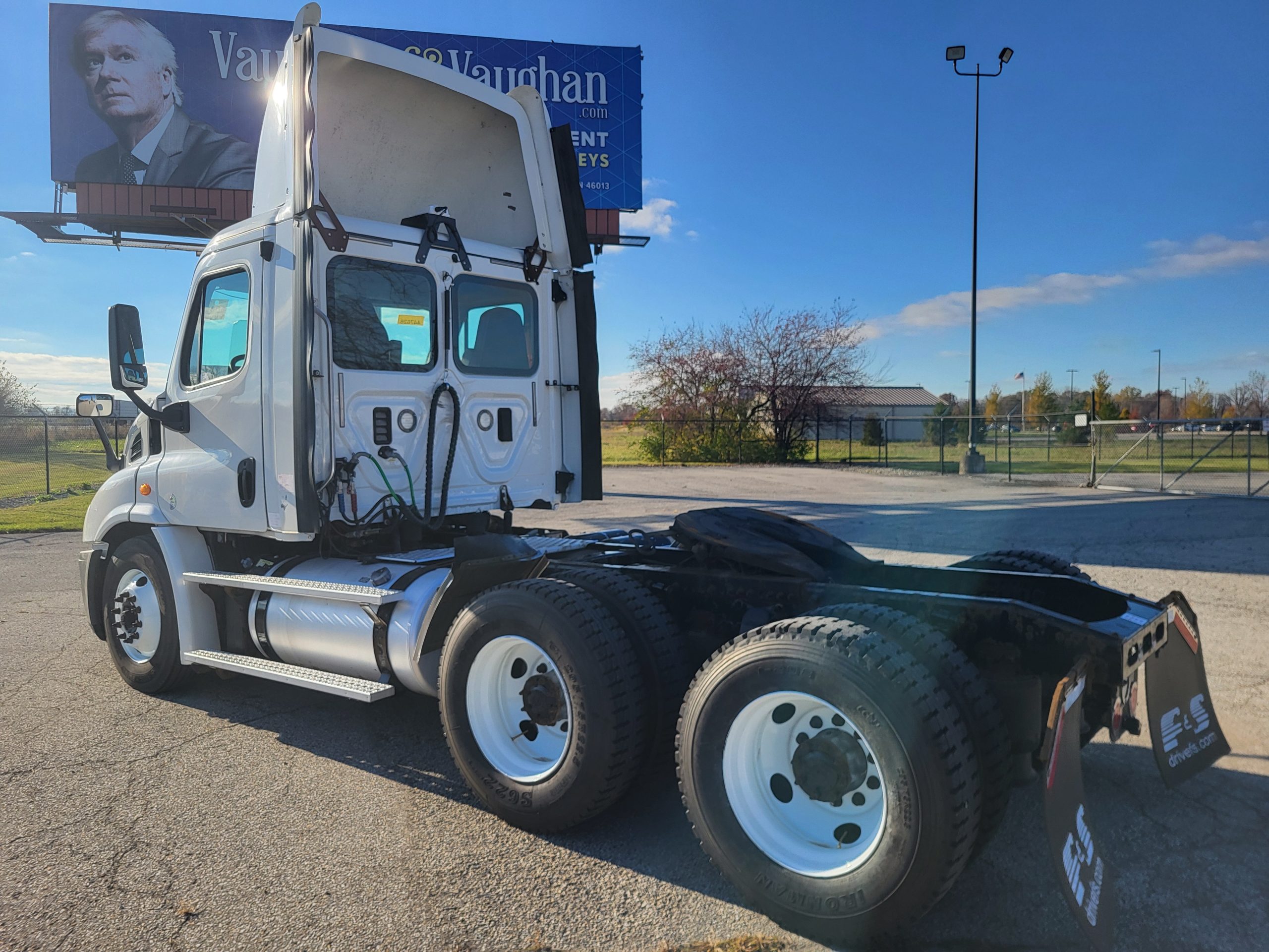 2017 Freightliner CA113 068PM00000MNeuX 2017 Freightliner CA113 068PM00000MNeuX