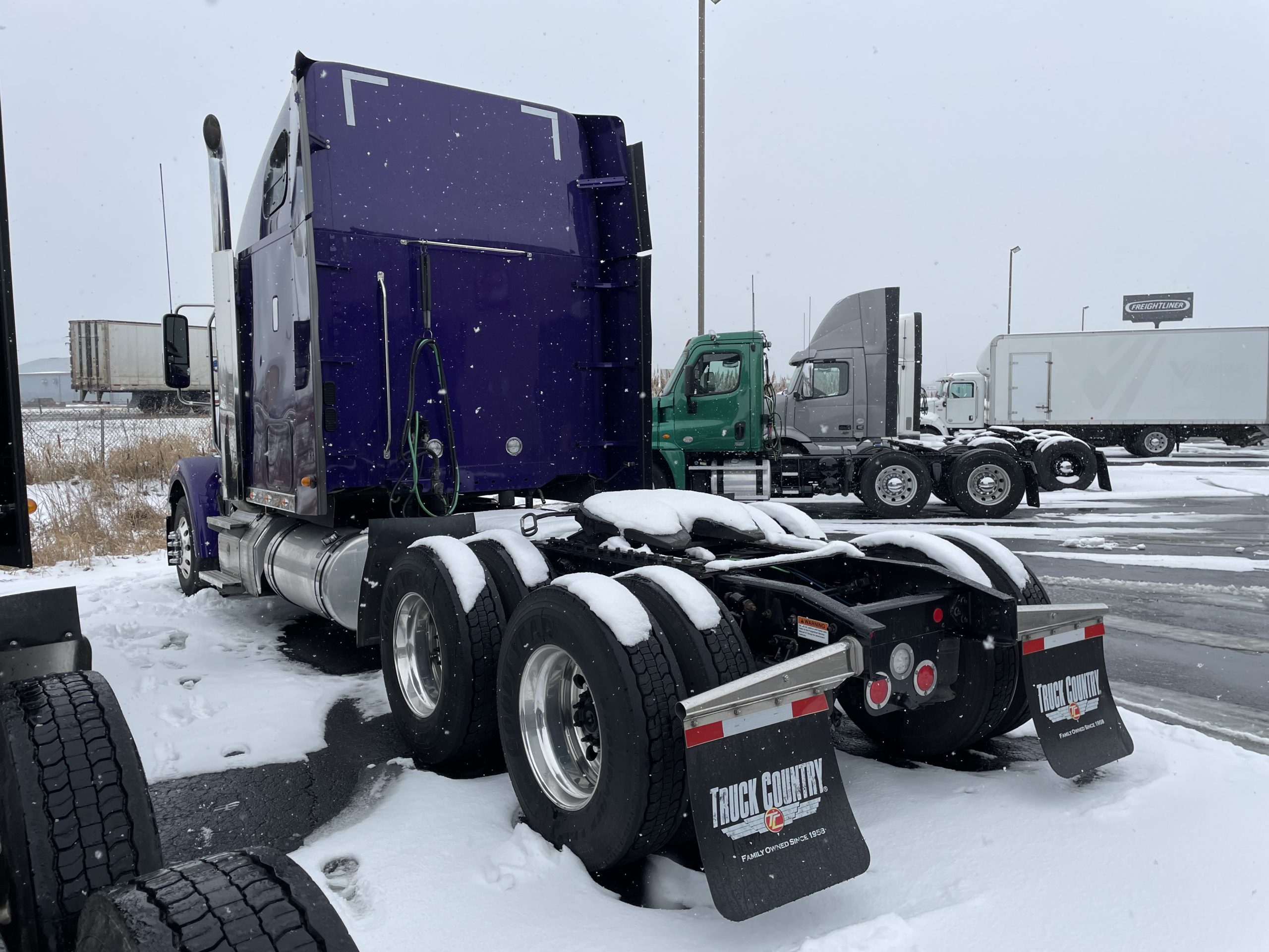 2022 Freightliner 122SD 068PM00000OJZaj 2022 Freightliner 122SD 068PM00000OJZaj