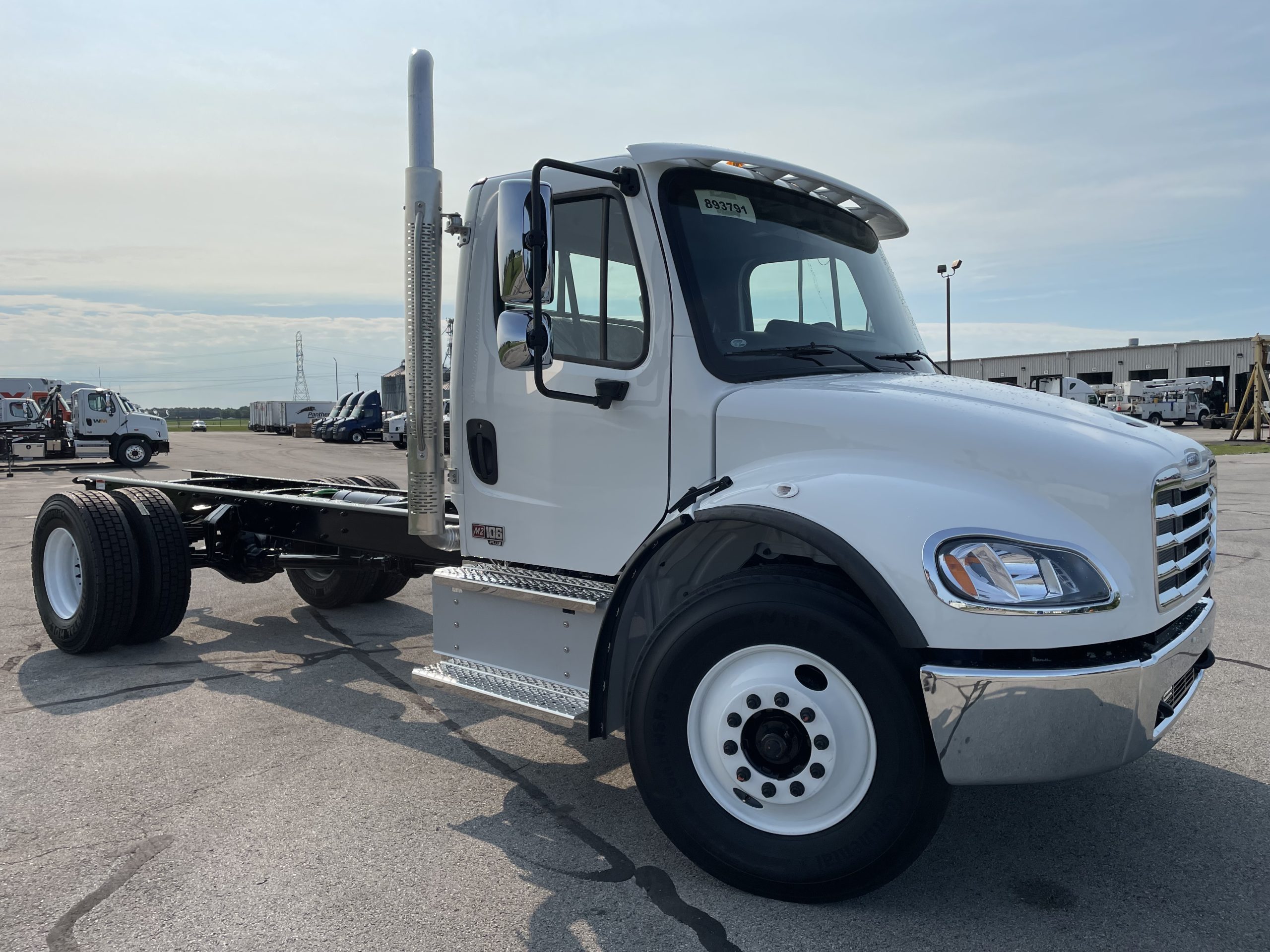 2025 Freightliner M2 106+ 068PM00000LaR0p 2025 Freightliner M2 106+ 068PM00000LaR0p