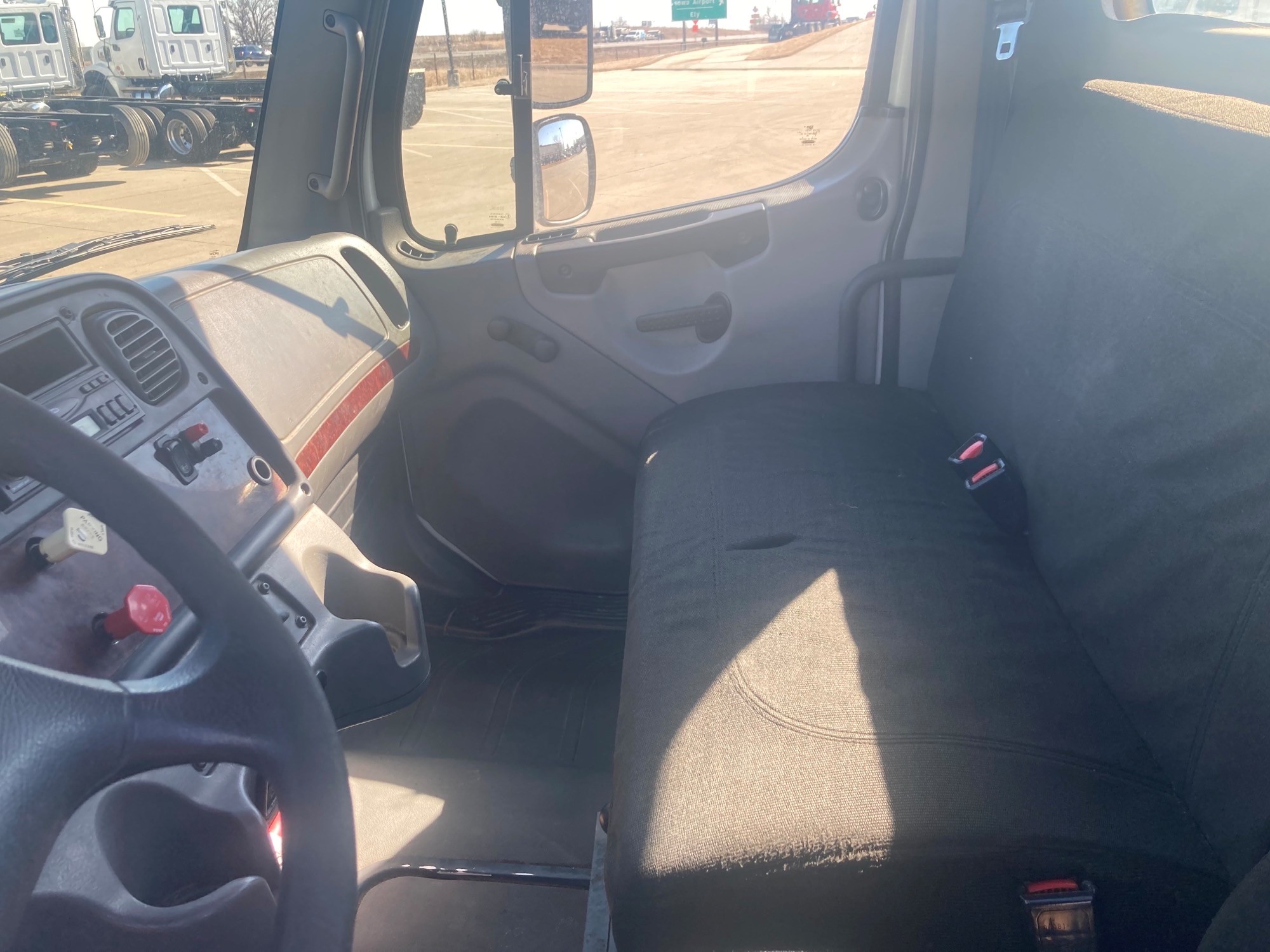 2007 Freightliner M2 106 068PM00000RrtQL 2007 Freightliner M2 106 068PM00000RrtQL