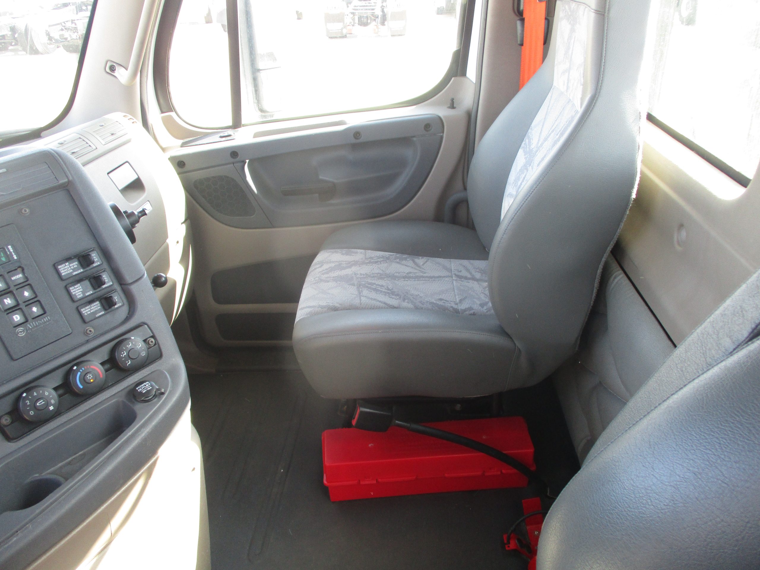 2014 Freightliner CA113 068PM00000SHHpG 2014 Freightliner CA113 068PM00000SHHpG