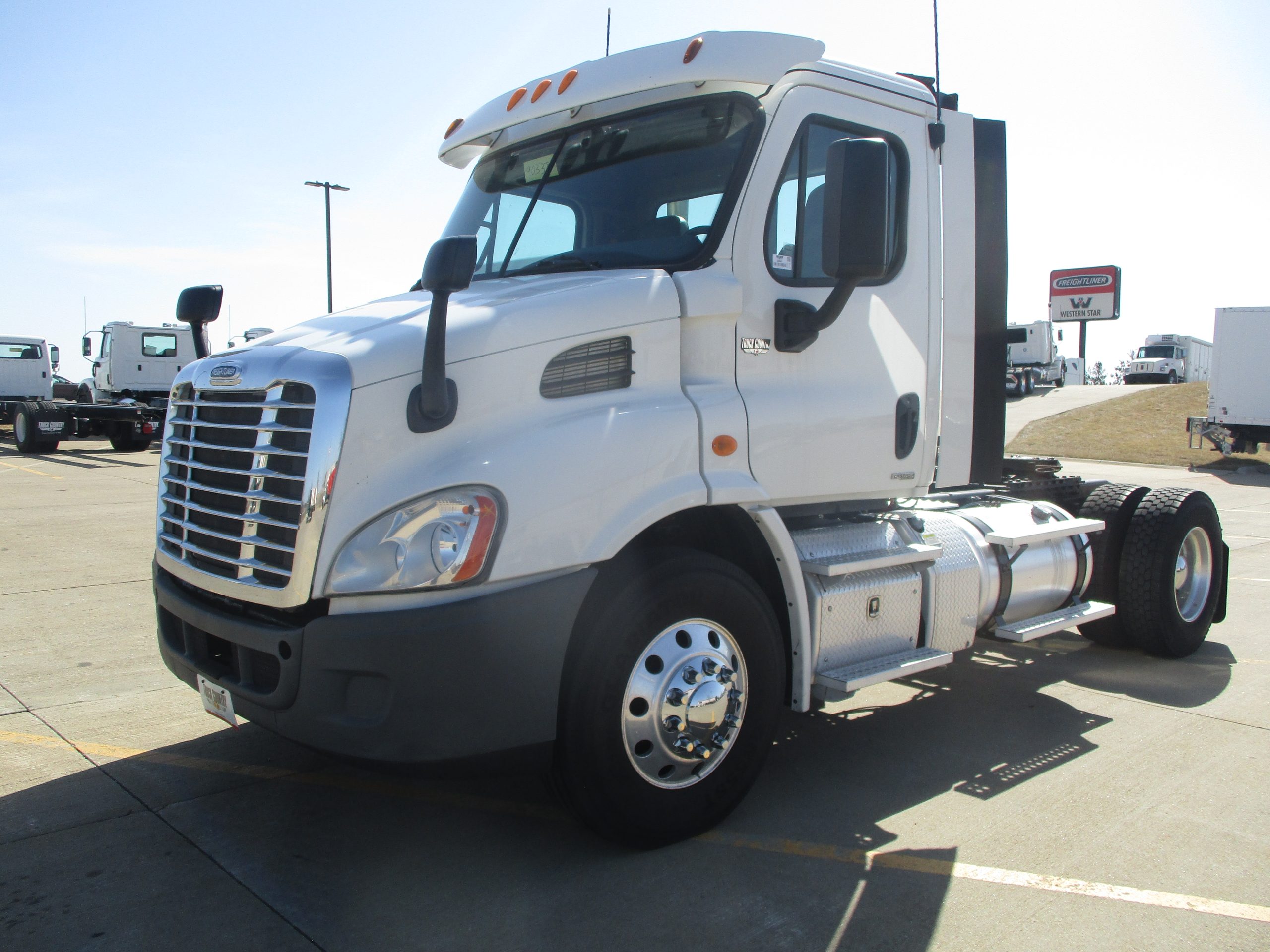 2014 Freightliner CA113 068PM00000SHRFB 2014 Freightliner CA113 068PM00000SHRFB