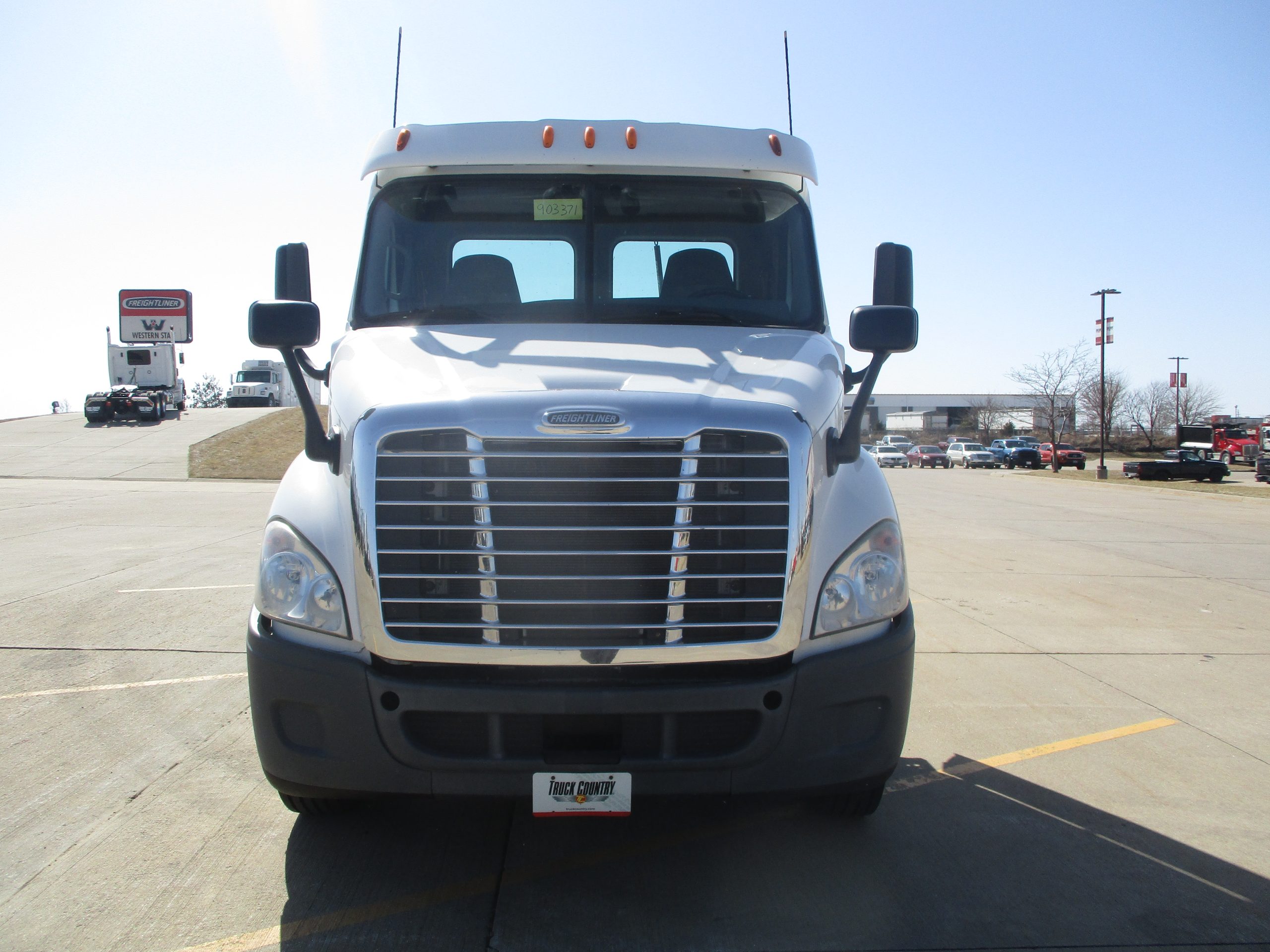 2014 Freightliner CA113 068PM00000SHX14 2014 Freightliner CA113 068PM00000SHX14