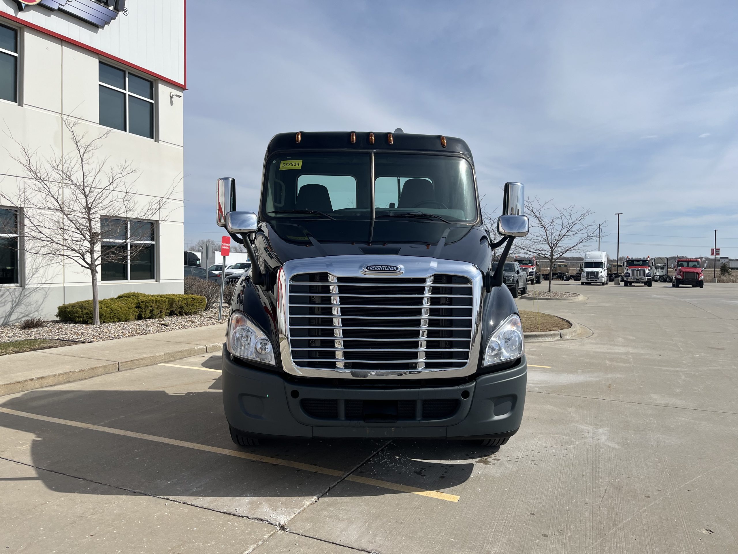 2017 Freightliner CA113 - image 2 of 6
