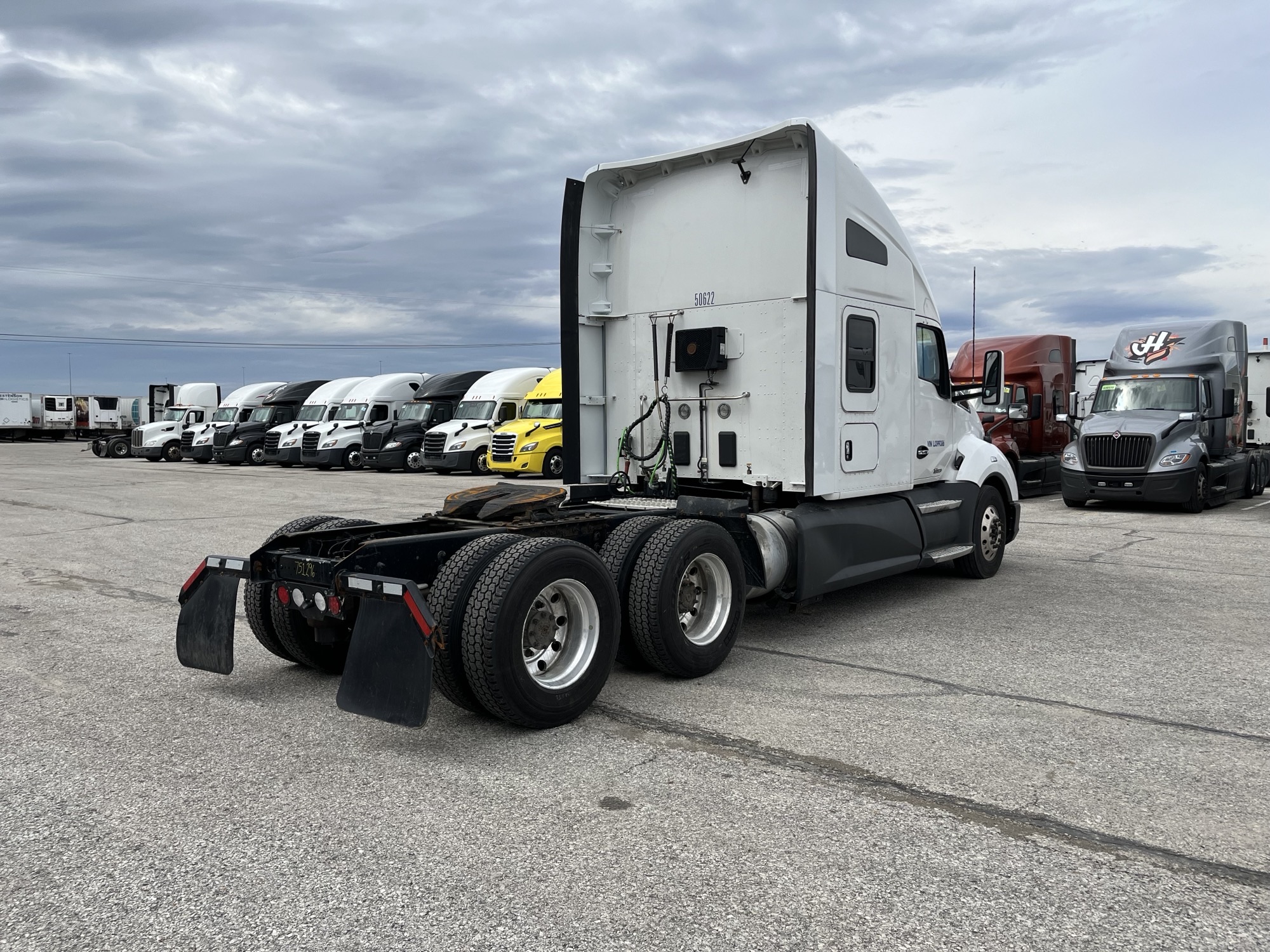 2020 Kenworth T680 - image 3 of 3