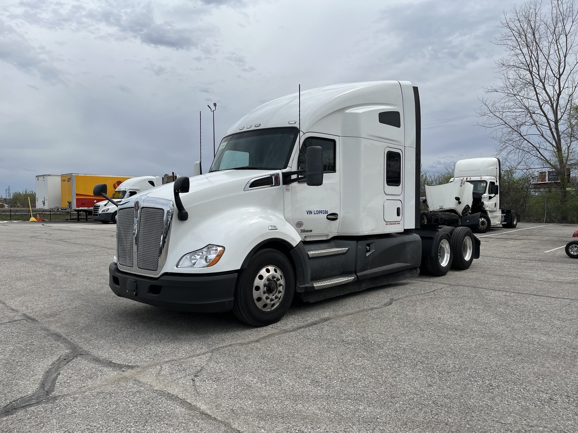 2020 Kenworth T680 - image 1 of 3
